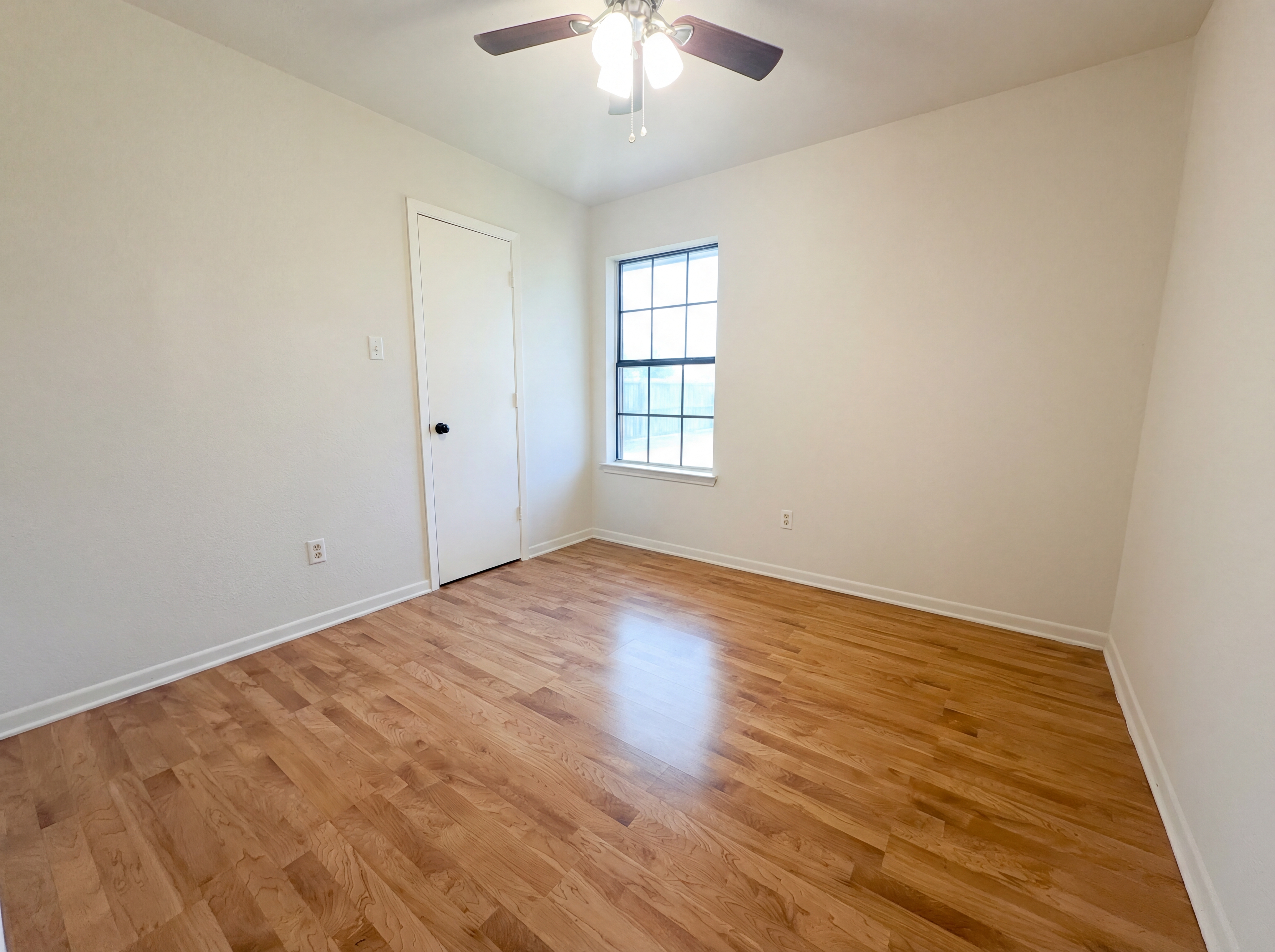 Photo 12 of 16 of 1802 Moonstone Dr, Killeen, TX