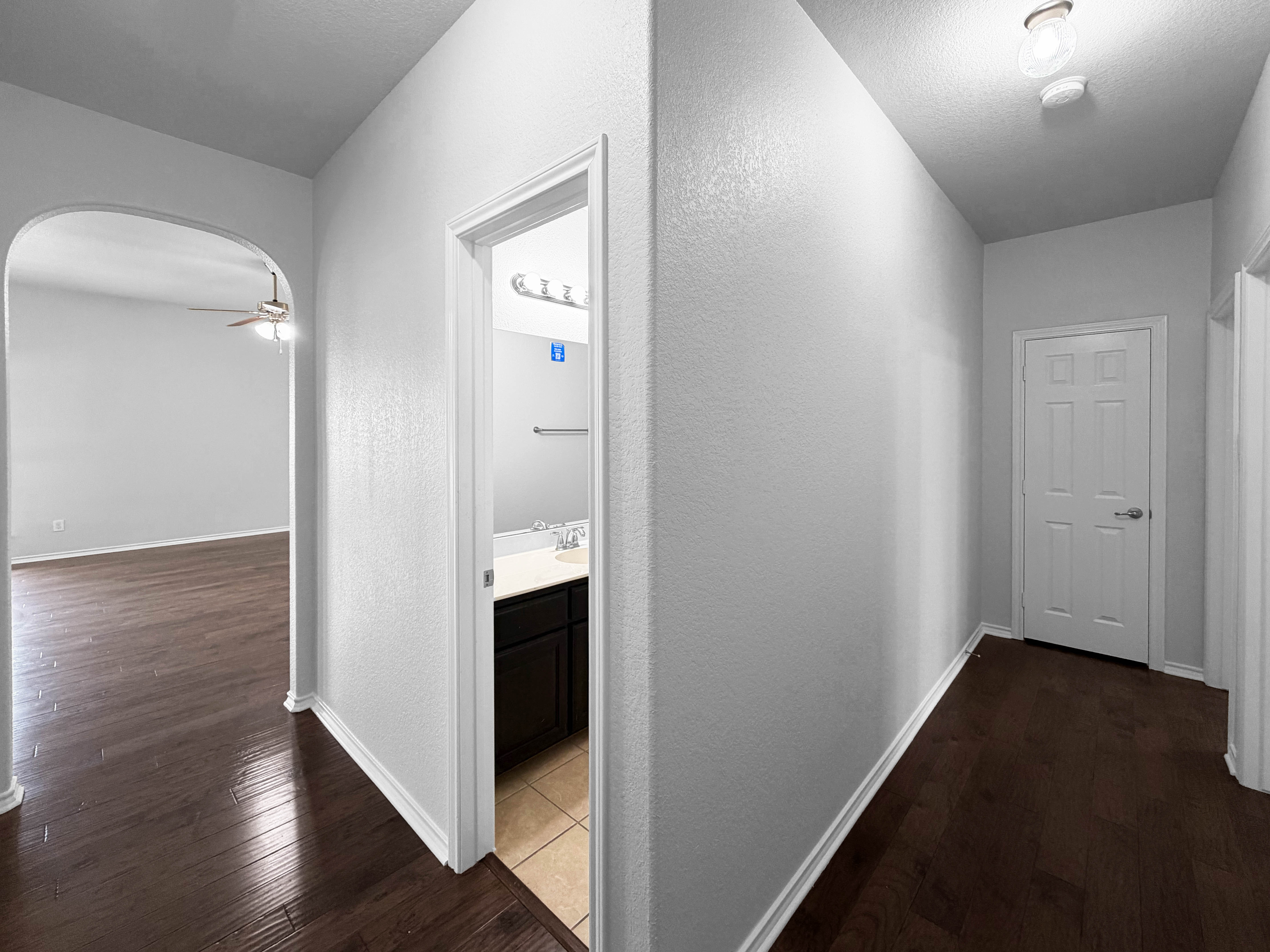 Photo 11 of 21 of 10036 Red Bluff Ln, Fort Worth, TX