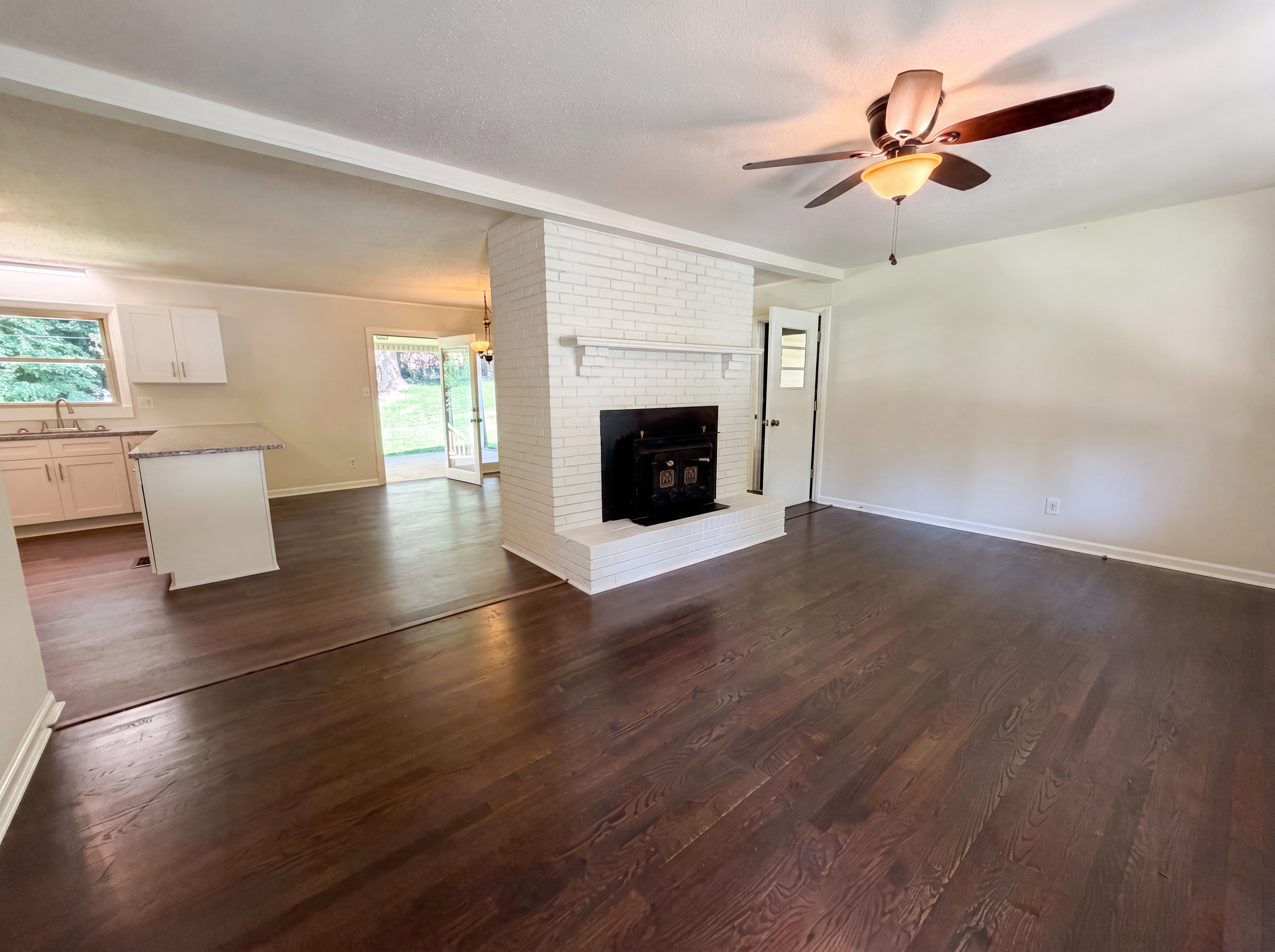 Photo 3 of 16 of 2418 Woodbridge Dr, Gastonia, NC