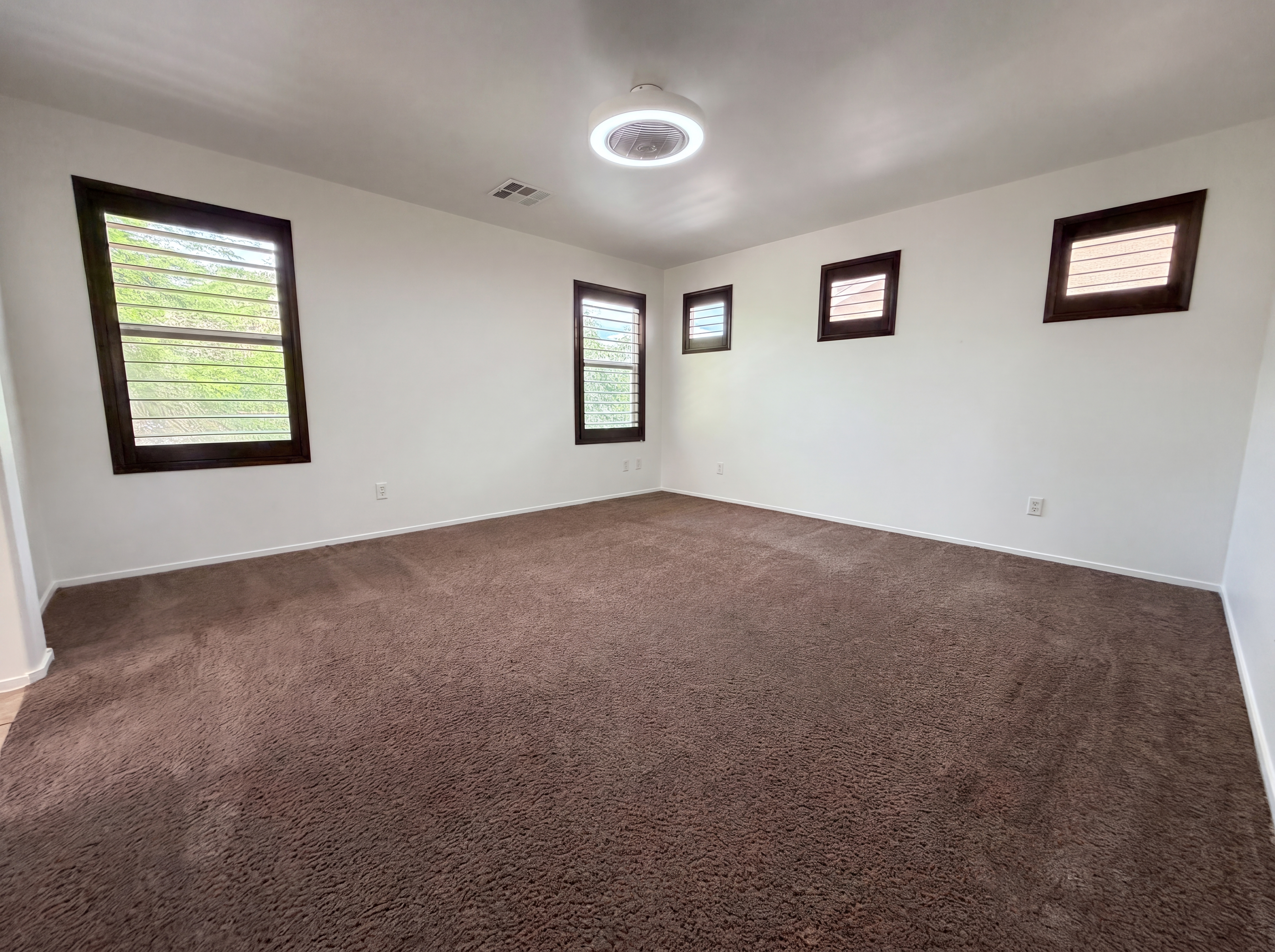 Photo 15 of 25 of 7478 Benlomond Ave, Las Vegas, NV