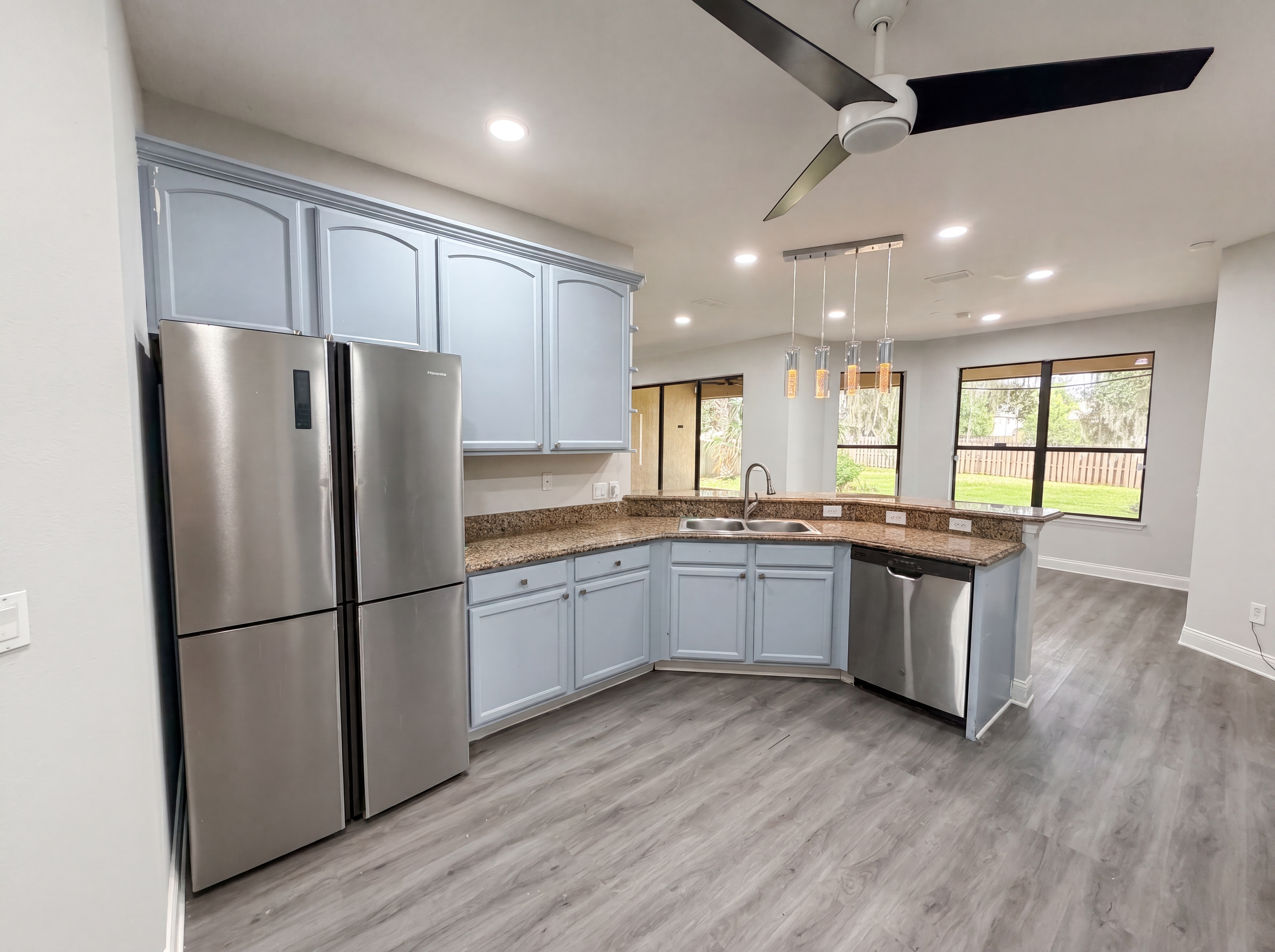 Photo 7 of 26 of 216 Blue Crystal Dr, Deland, FL