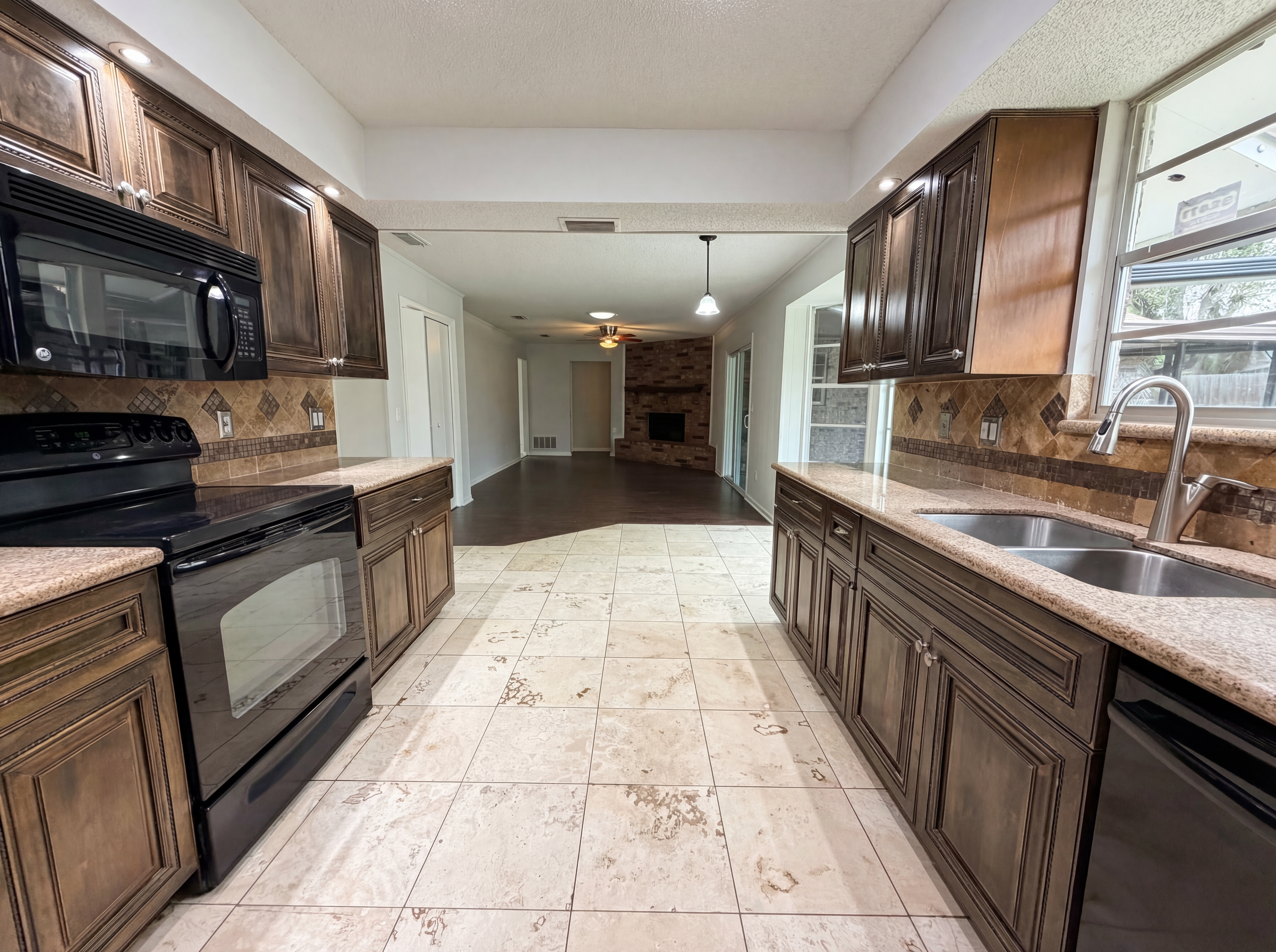 Photo 10 of 22 of 606 Gulfstream Trl S, Orange Park, FL