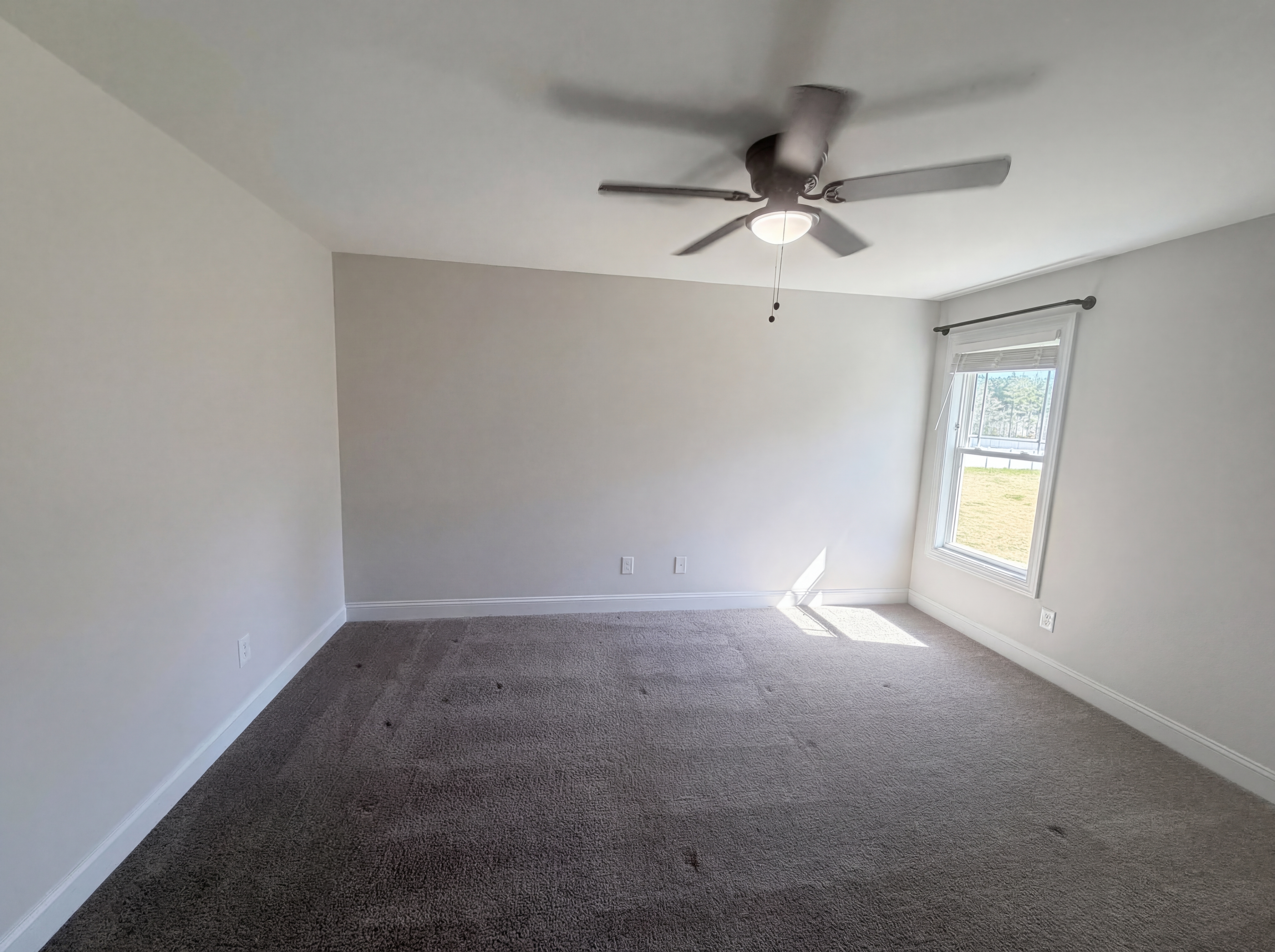 Photo 4 of 21 of 333 Oakhaven Dr, Holly Springs, NC