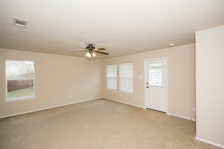 Photo 9 of 22 - 2000 Finch Cv, Aubrey, TX 76227