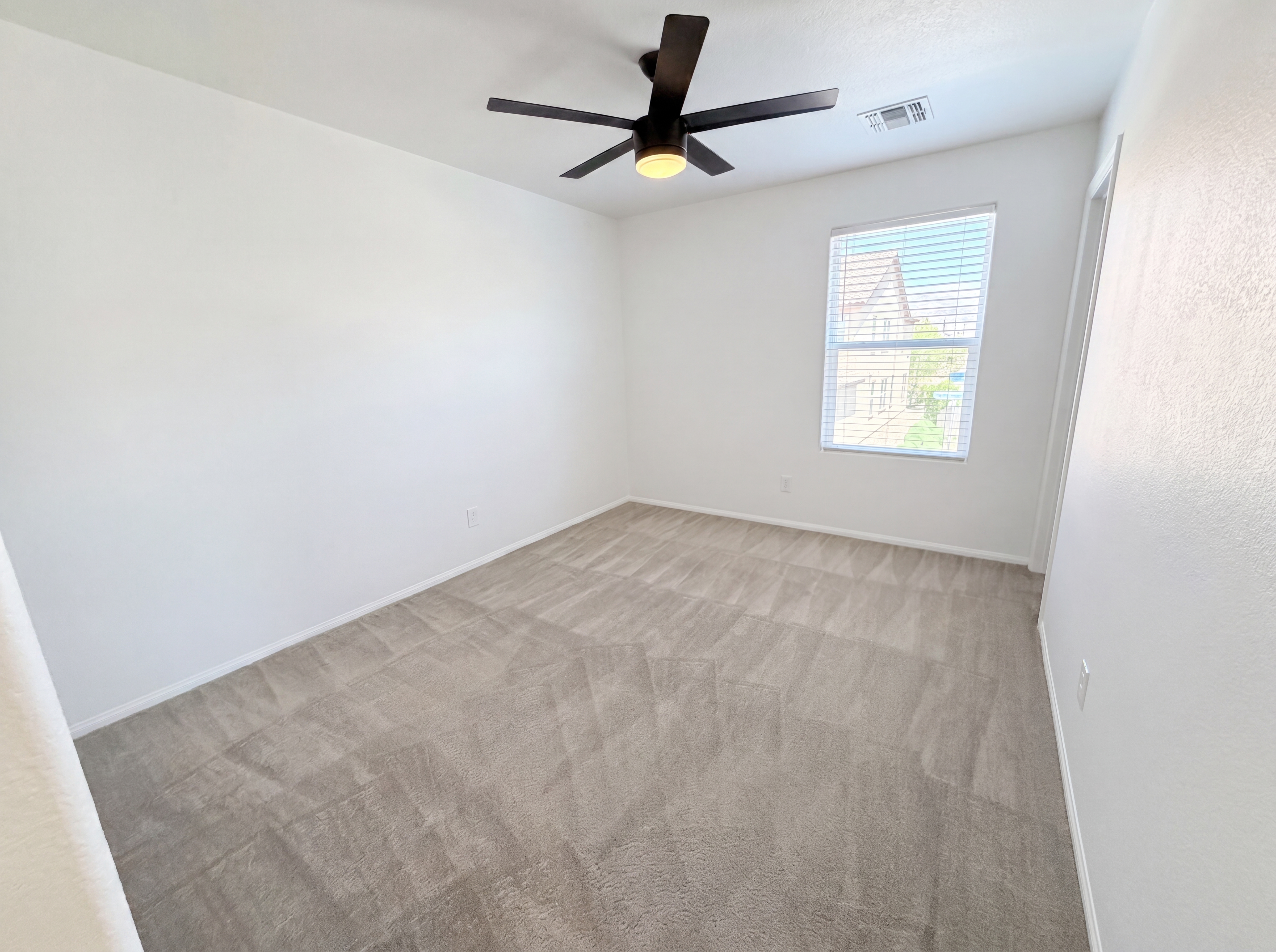 Photo 23 of 43 of 932 E Dorrell Ln, North Las Vegas, NV
