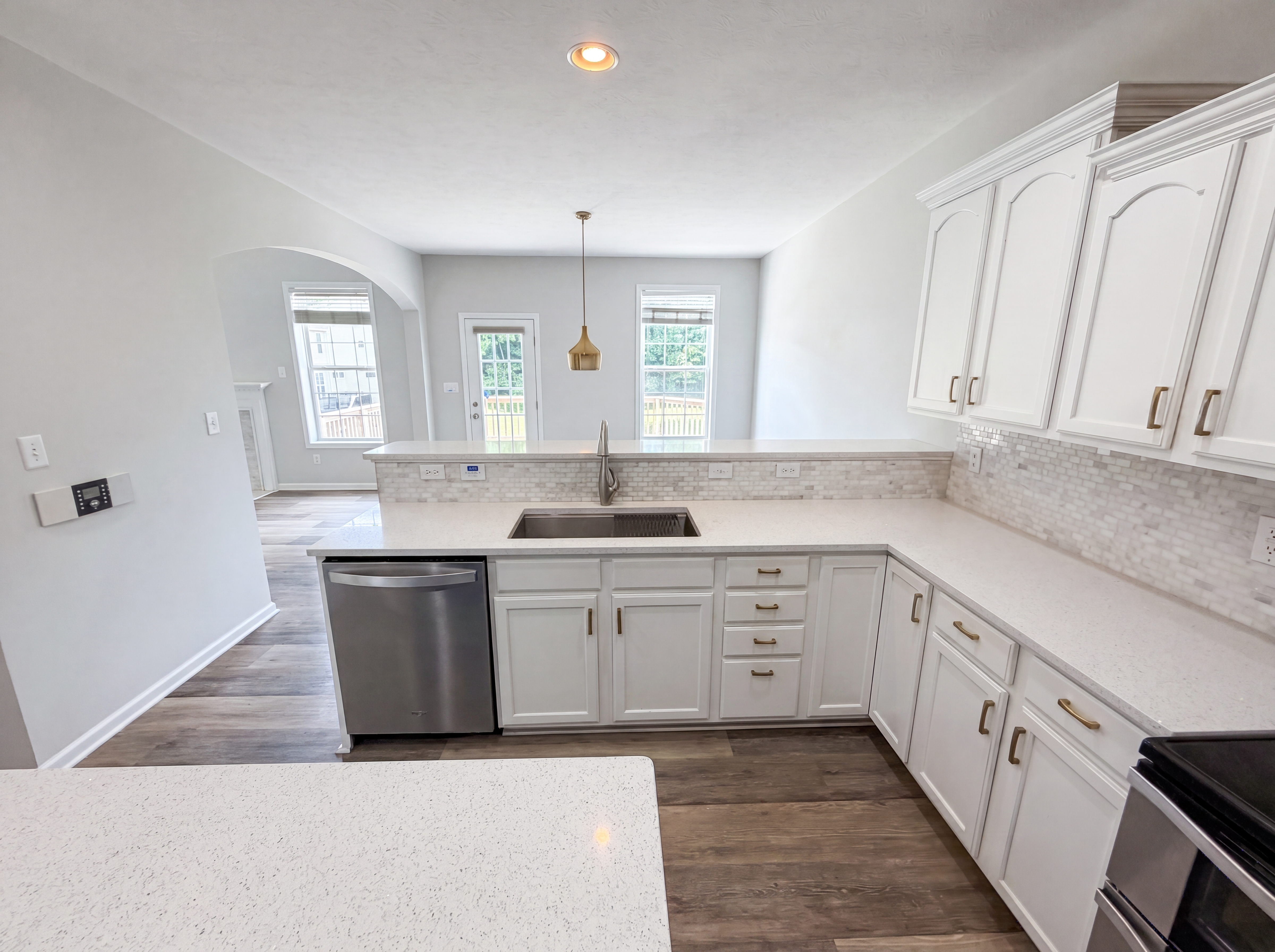Photo 11 of 43 of 7212 Maple Bluff Pl, Indianapolis, IN