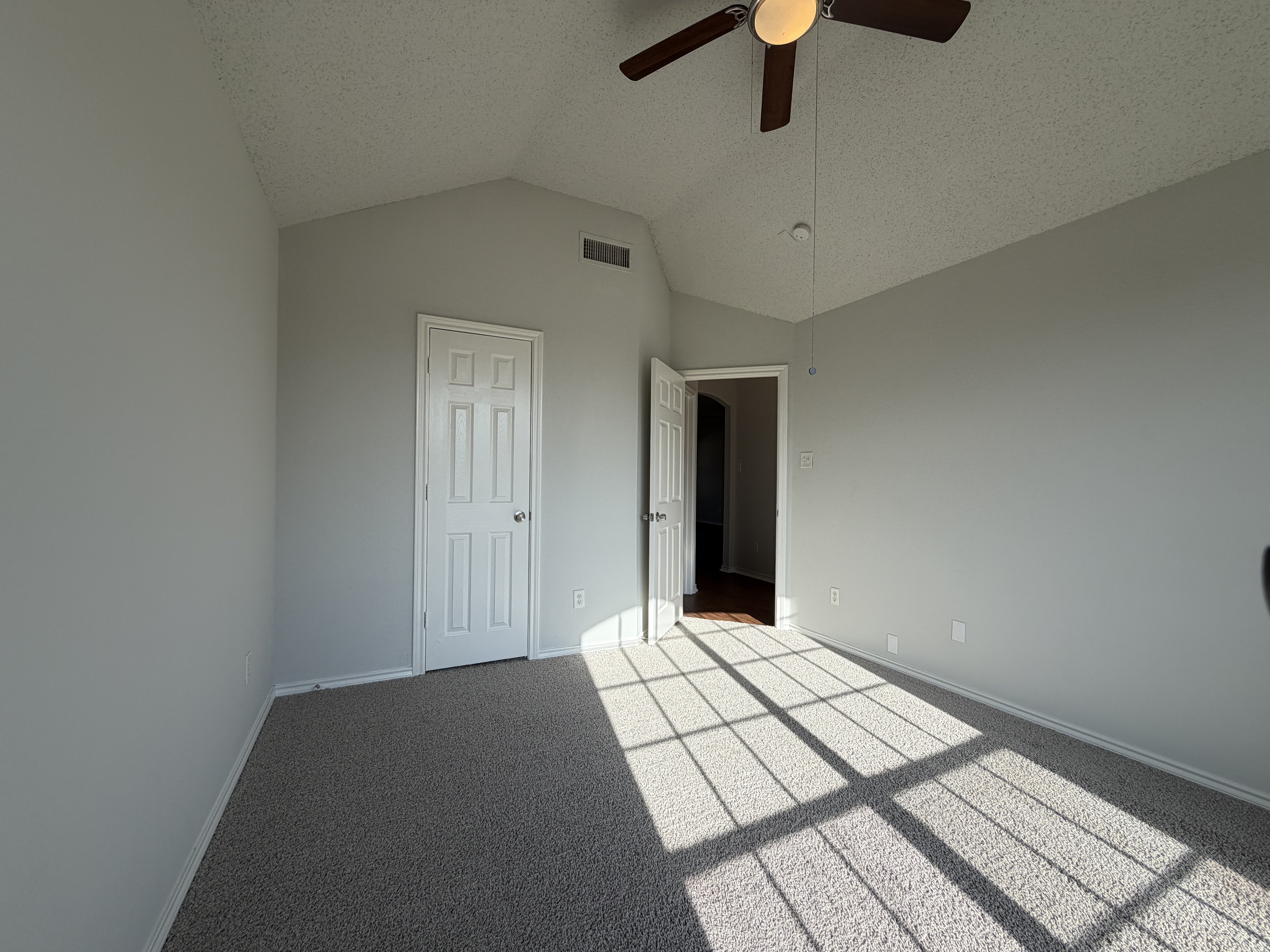 Photo 13 of 18 of 9 Fern Oak Ct, Mansfield, TX