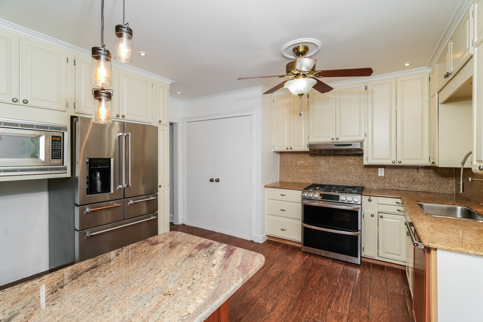 Photo 2 of 21 of 3132 S Owasso Ave, Tulsa, OK