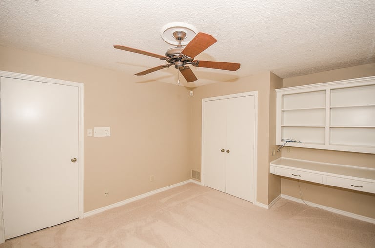 Photo 22 of 28 - 6436 Genstar Ln, Dallas, TX 75252