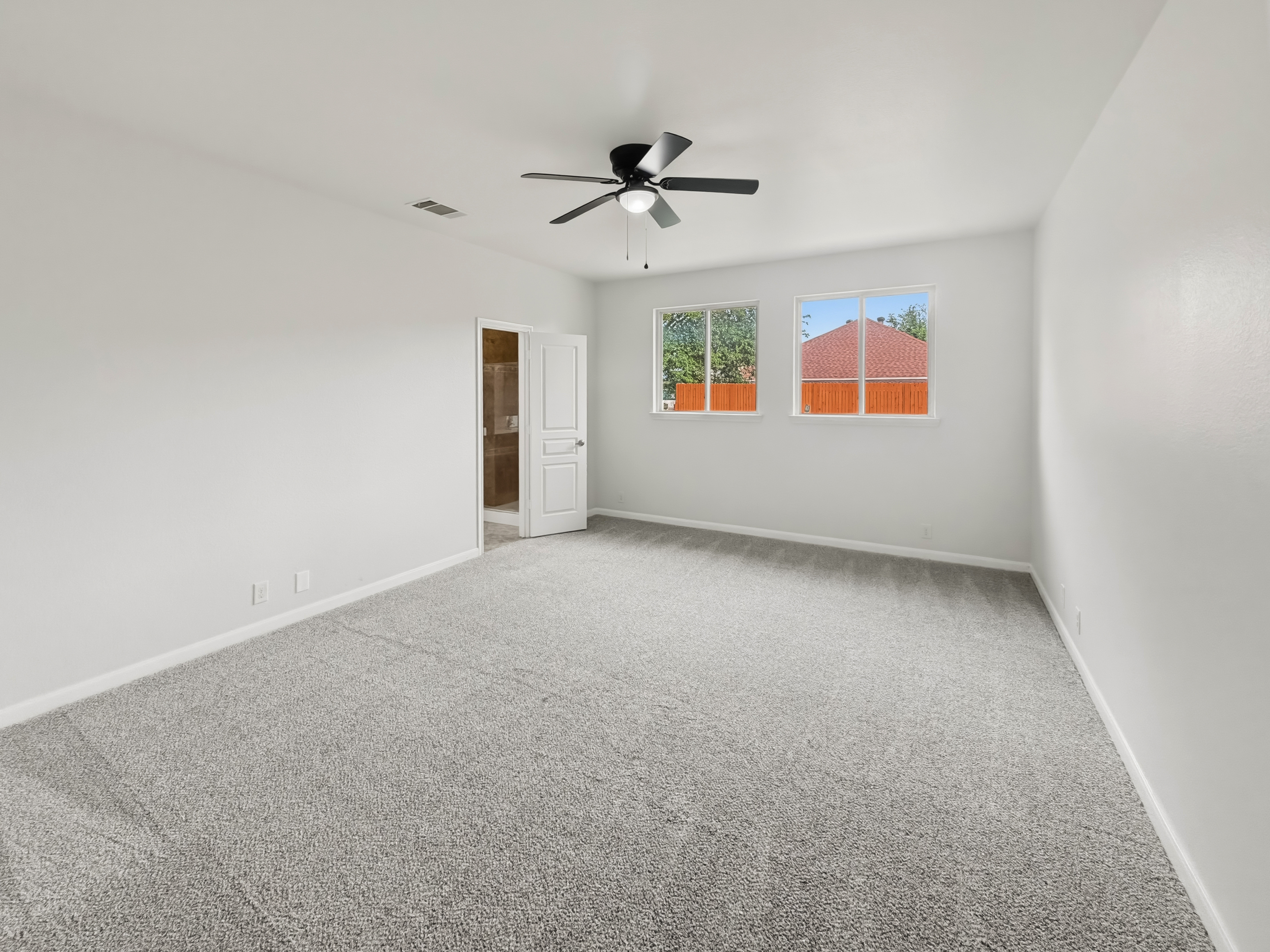Photo 4 of 22 of 4272 Summersweet Ln, Fort Worth, TX