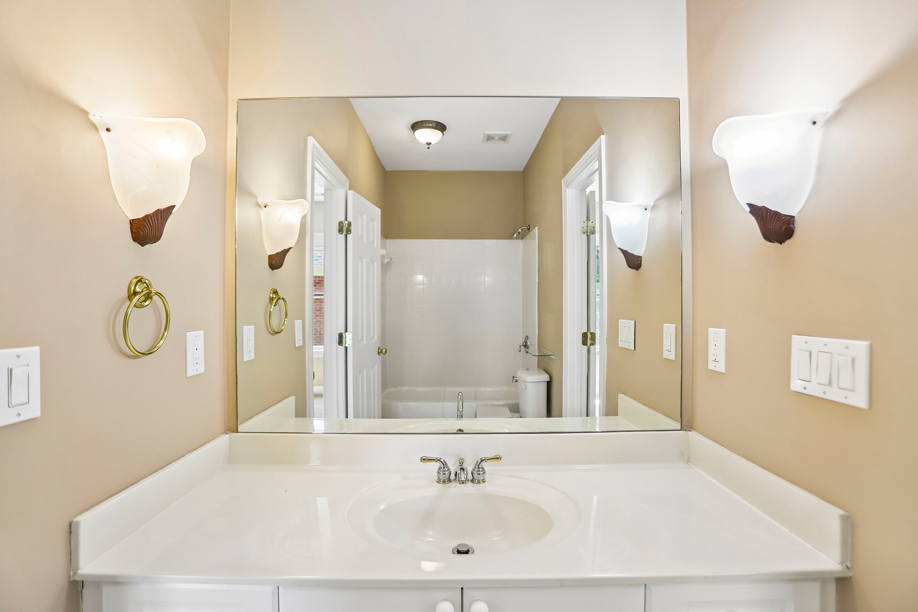 Photo 28 of 38 of 3054 Montclair Cir SE, Smyrna, GA