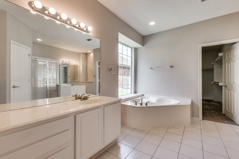 Photo 6 of 24 - 11250 Las Polamas Dr, Frisco, TX 75033