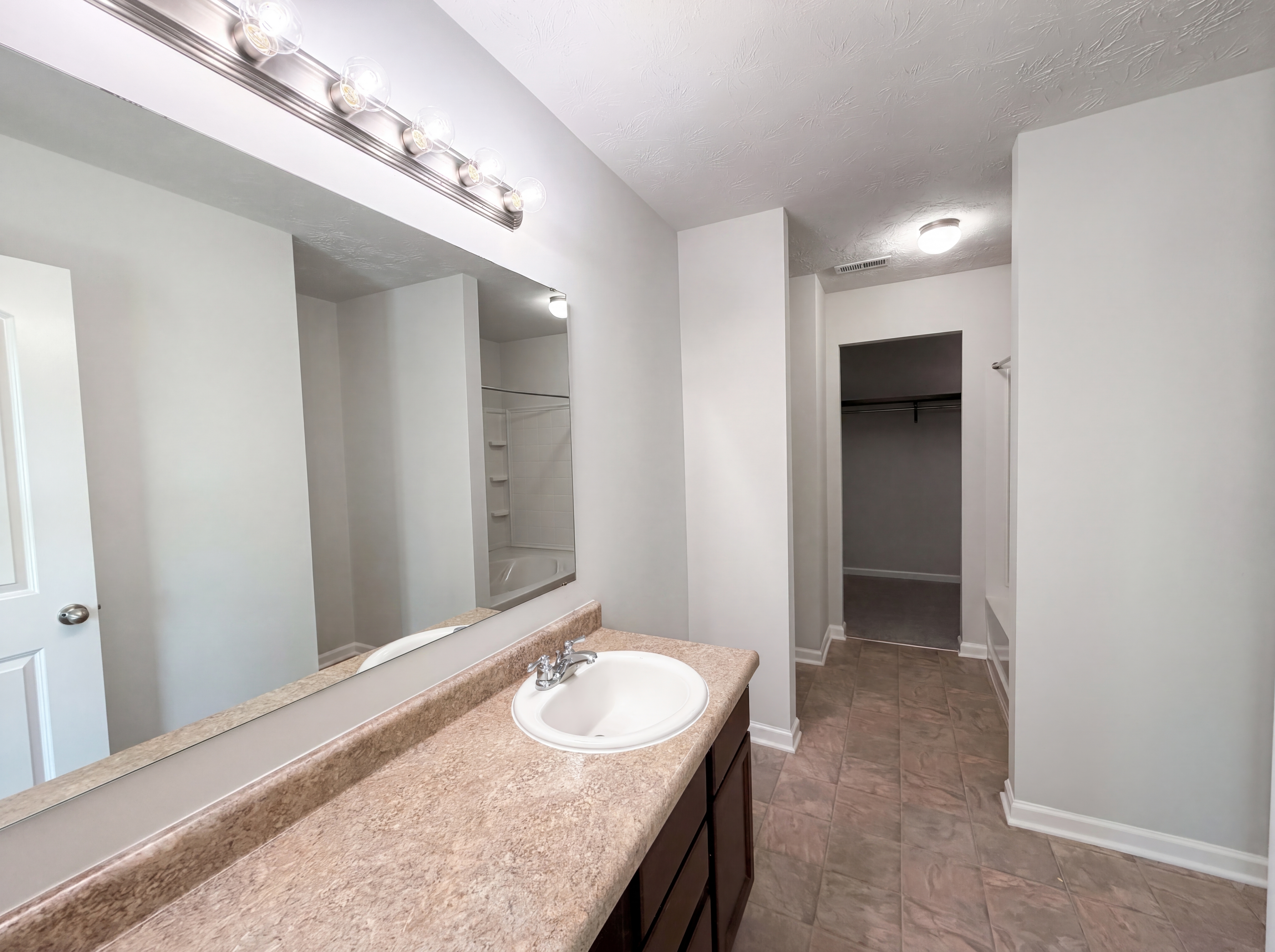 Photo 10 of 21 of 939 Olmsted Ct, Shelbyville, IN