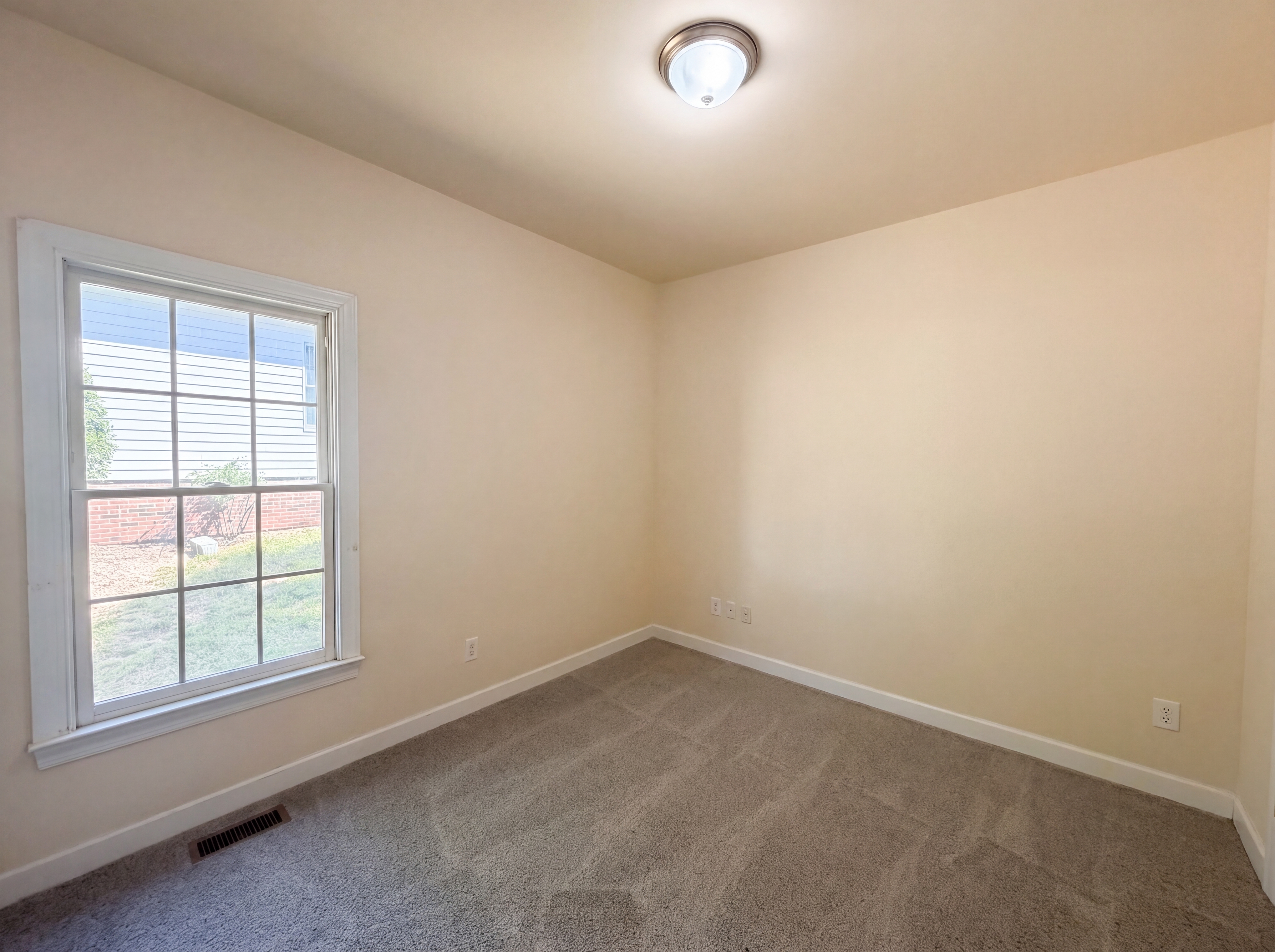 Photo 12 of 16 of 6128 Remington Lake Dr, Raleigh, NC