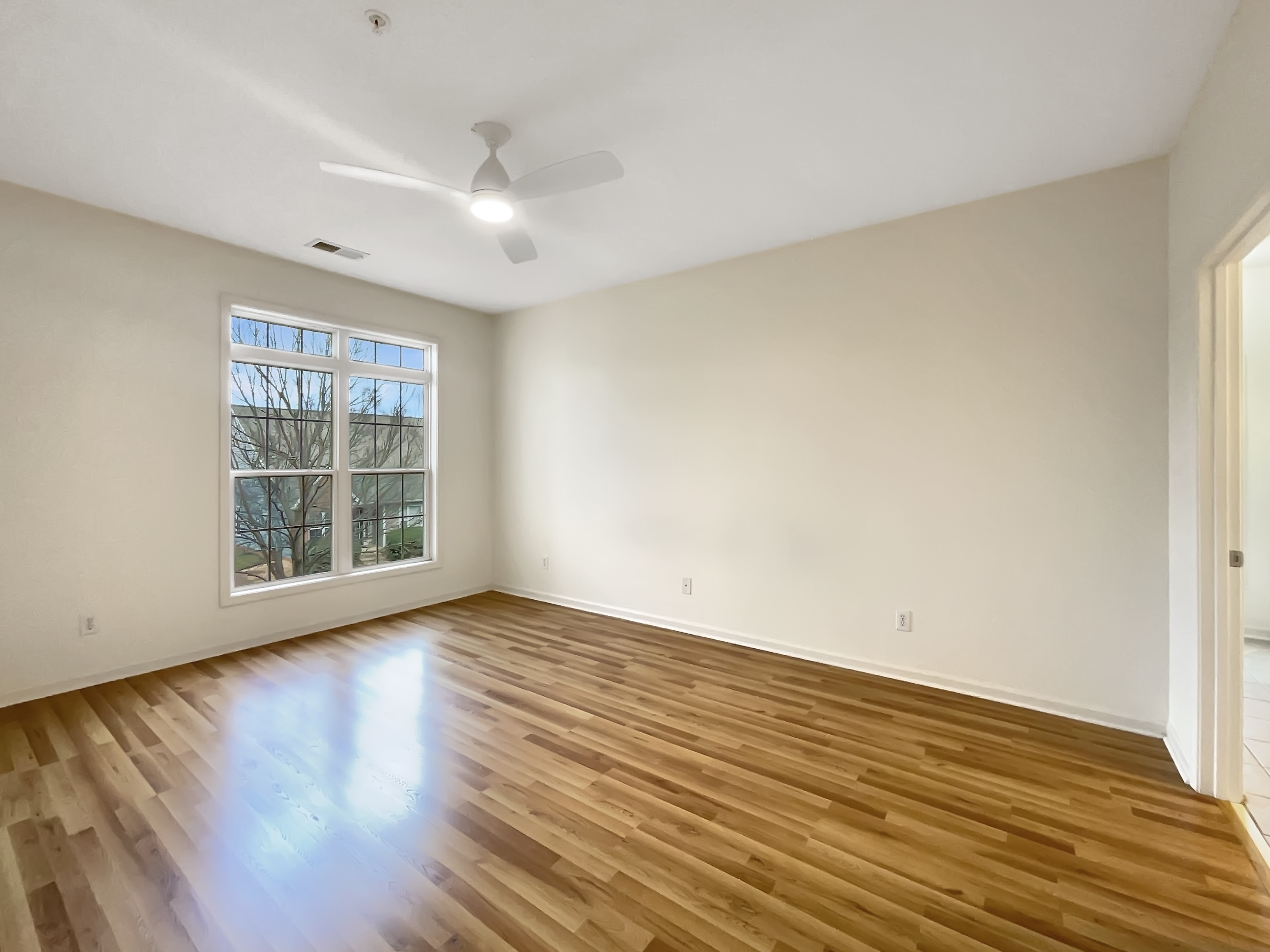 Photo 10 of 16 of 2501 Huntscroft Ln, Raleigh, NC