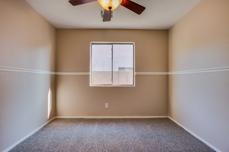 Photo 17 of 25 - 7010 S 24th Ln, Phoenix, AZ 85041