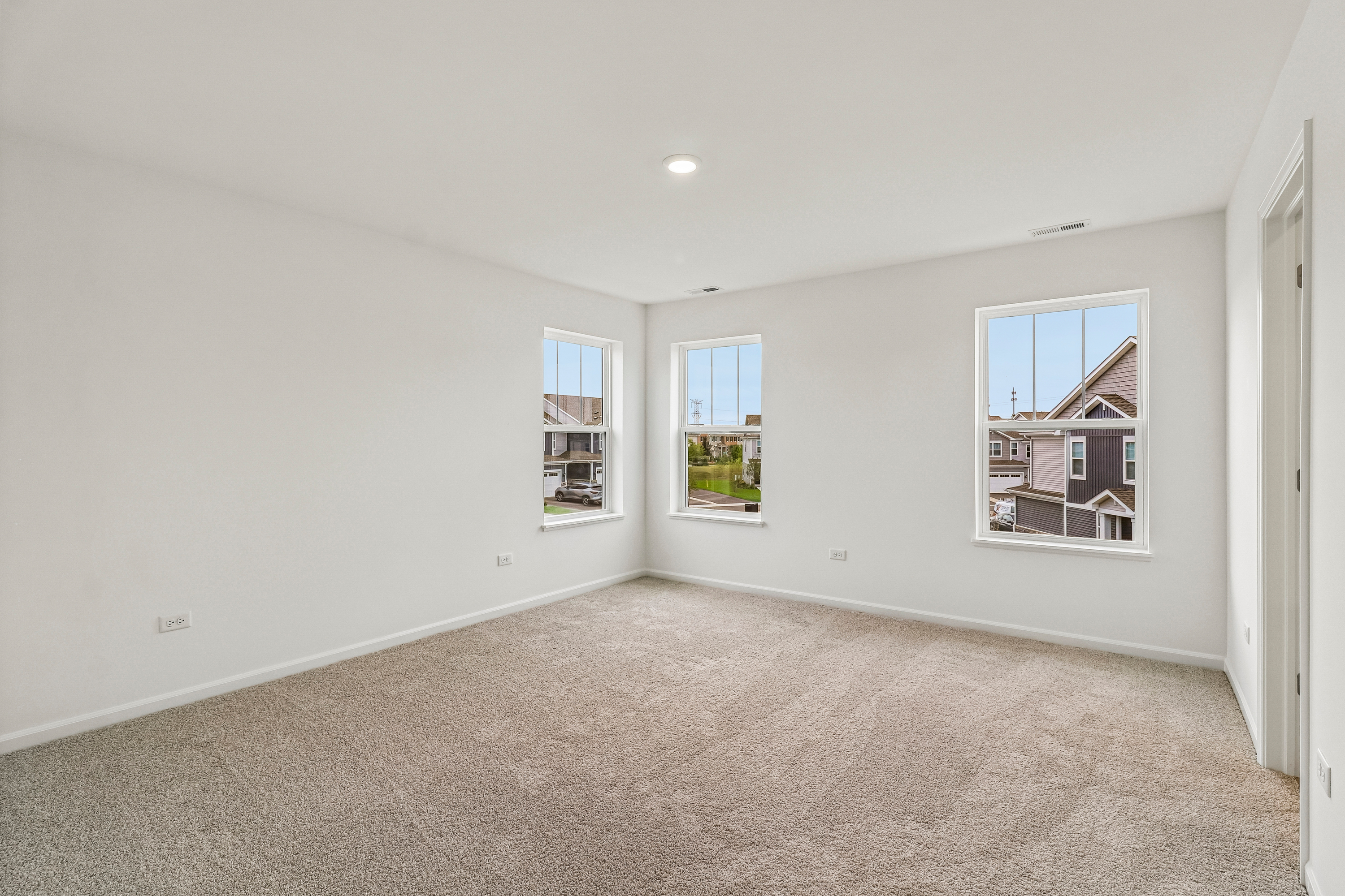 Photo 4 of 29 of 649 Cassia Ct, Crystal Lake, IL