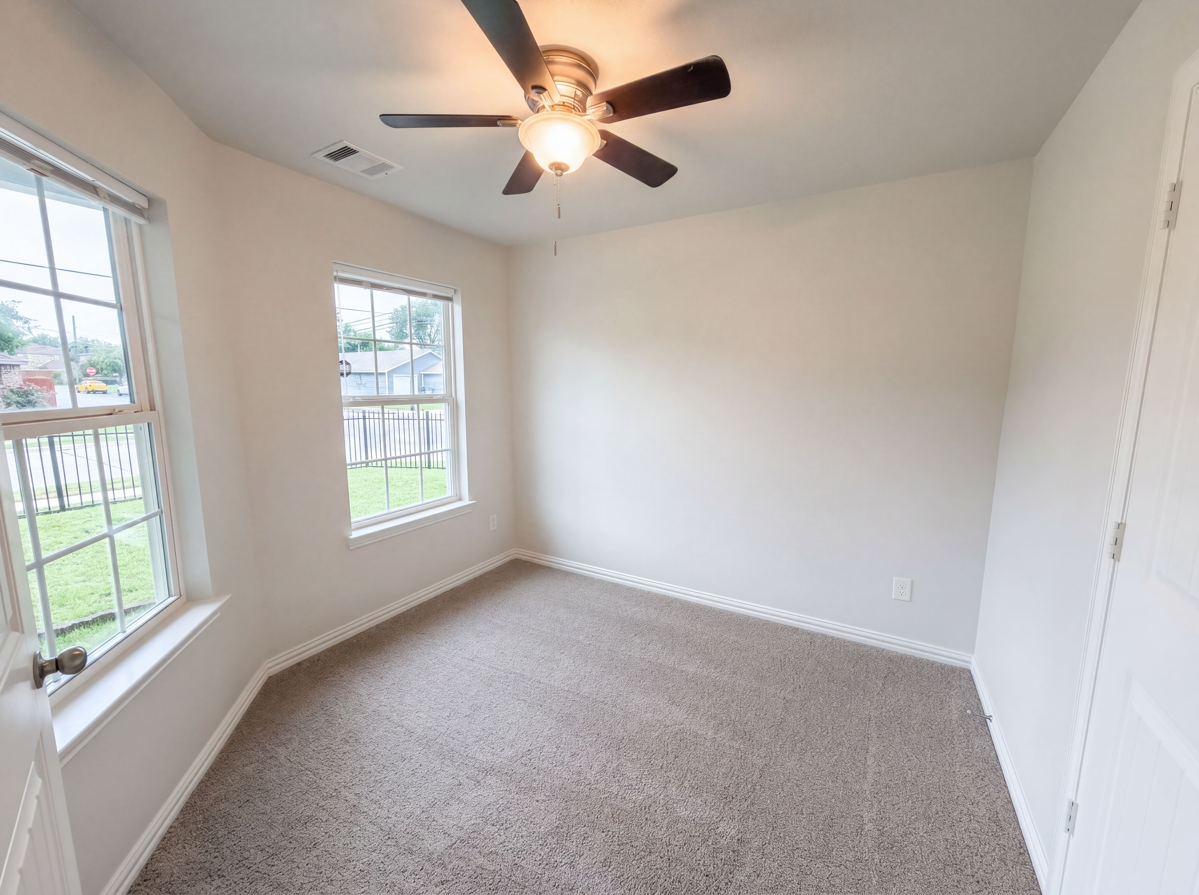 Photo 9 of 16 of 1739 McBroom St, Dallas, TX