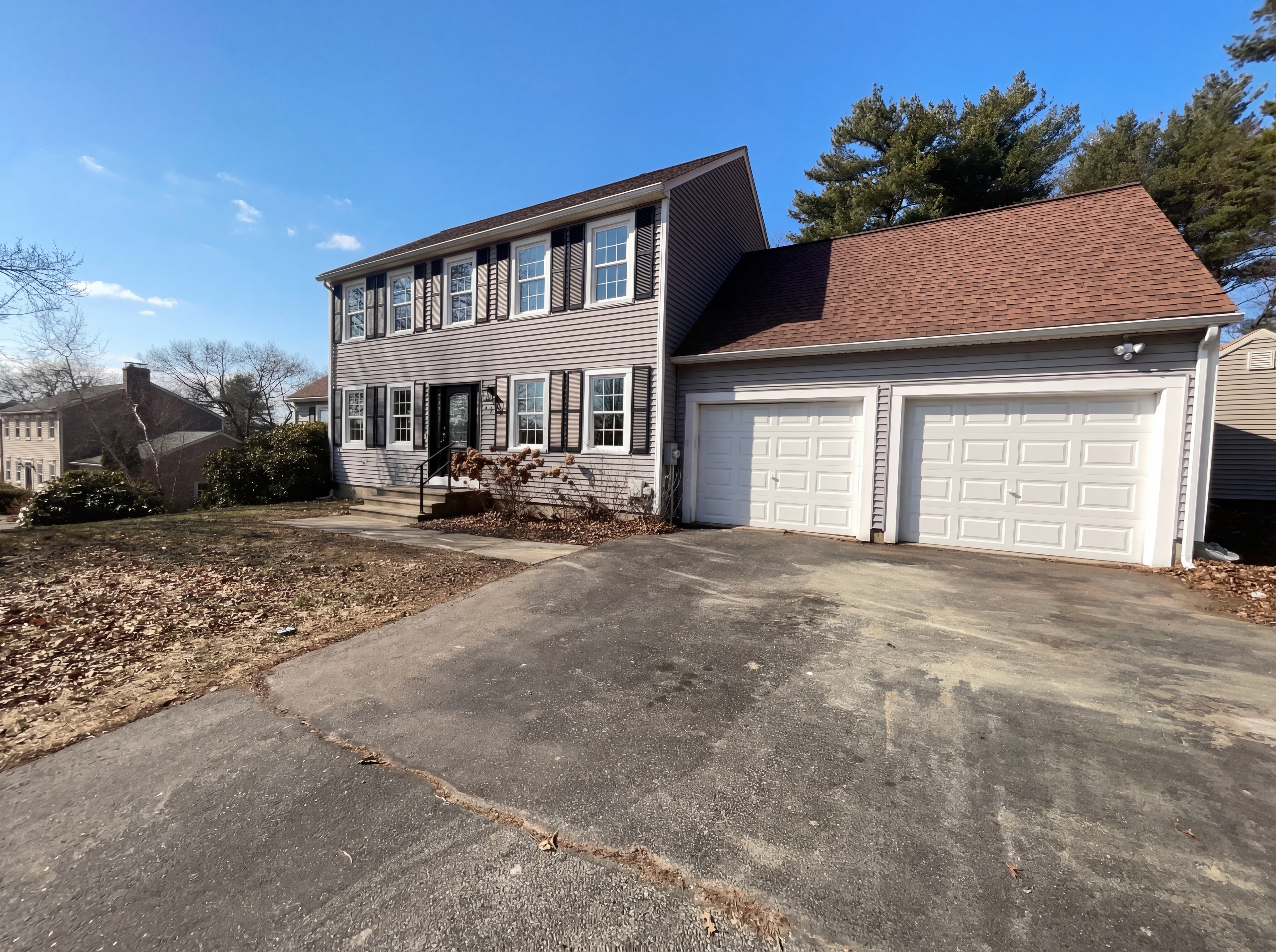 Photo 7 of 36 of 5 Tracy Ann Dr, North Grafton, MA
