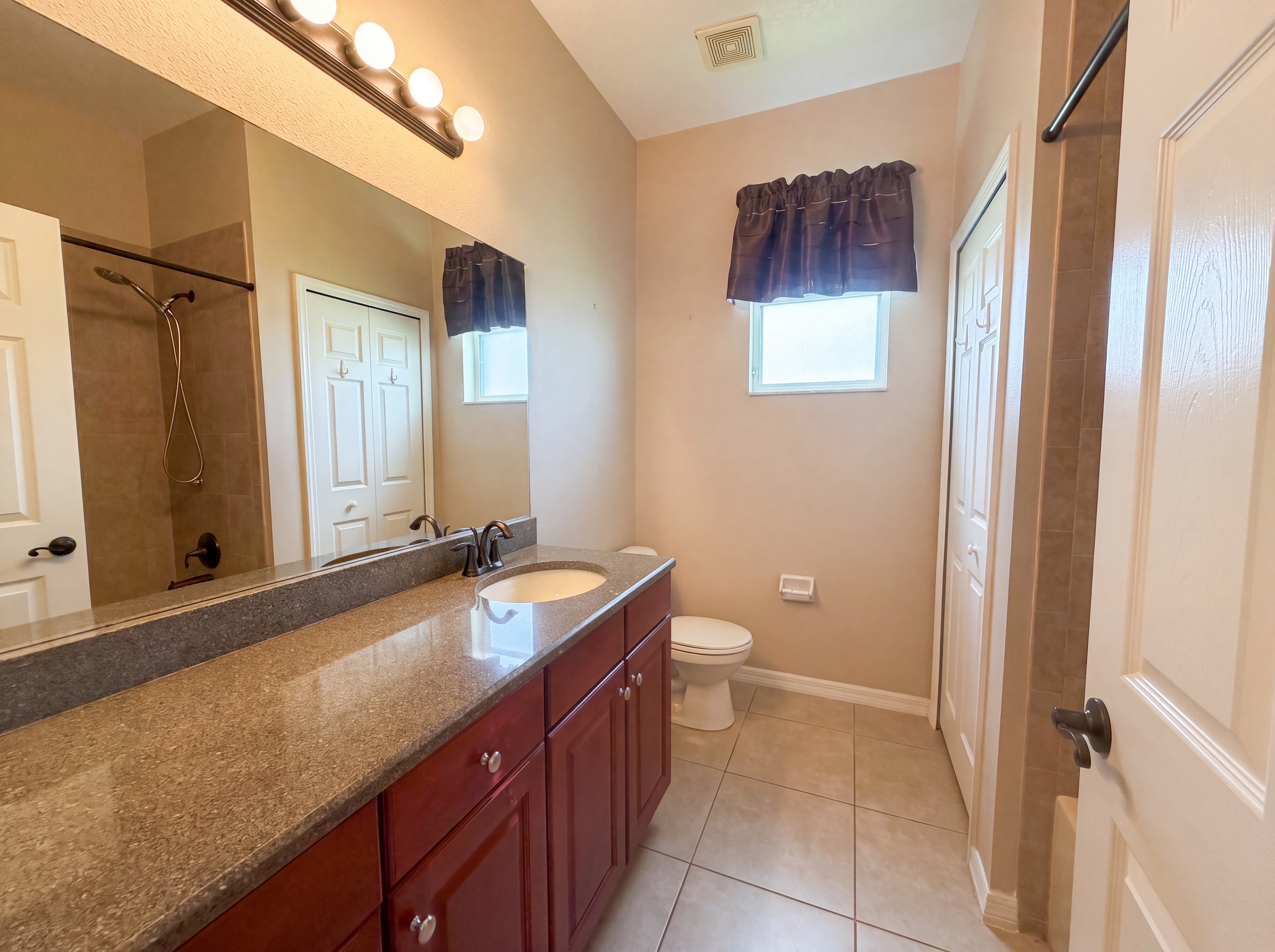 Photo 13 of 27 of 5605 Windsong Oak Dr, Leesburg, FL