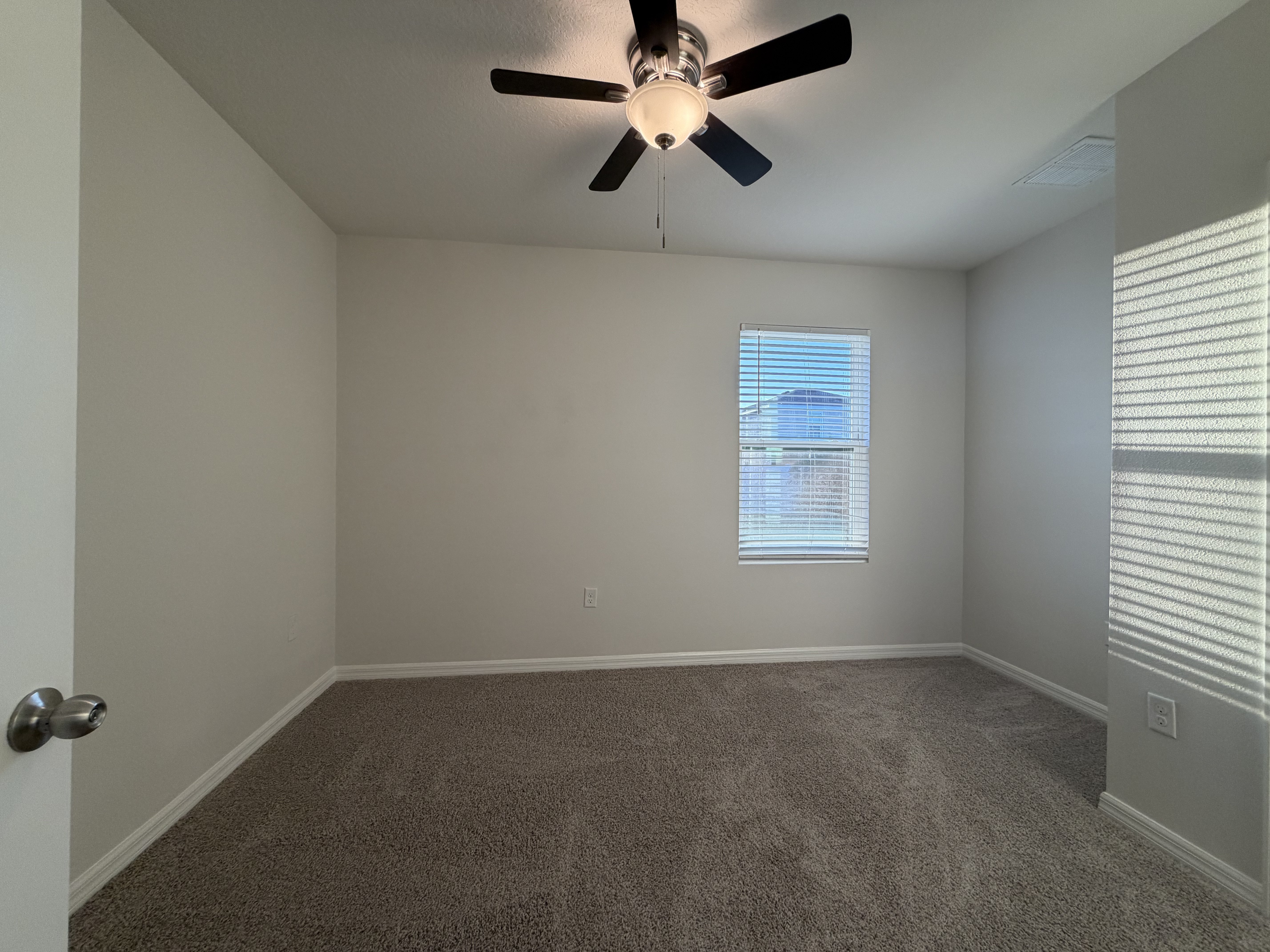 Photo 4 of 30 of 16805 Trite Bend St, Wimauma, FL