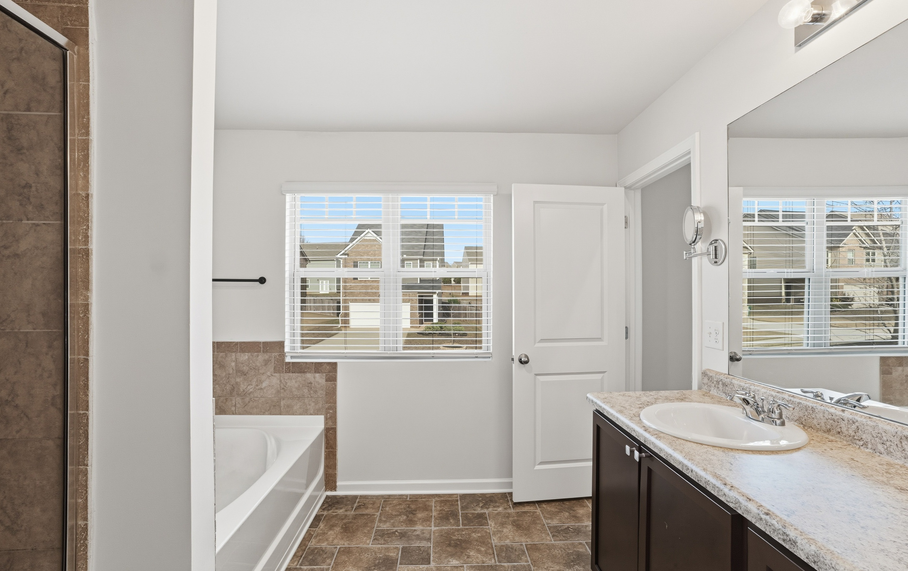 Photo 19 of 39 of 2031 Theberton Trl, Locust Grove, GA