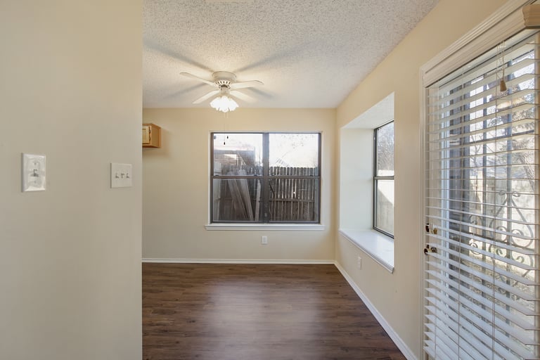 Photo 14 of 31 - 2716 Poplar Spring Rd, Fort Worth, TX 76123