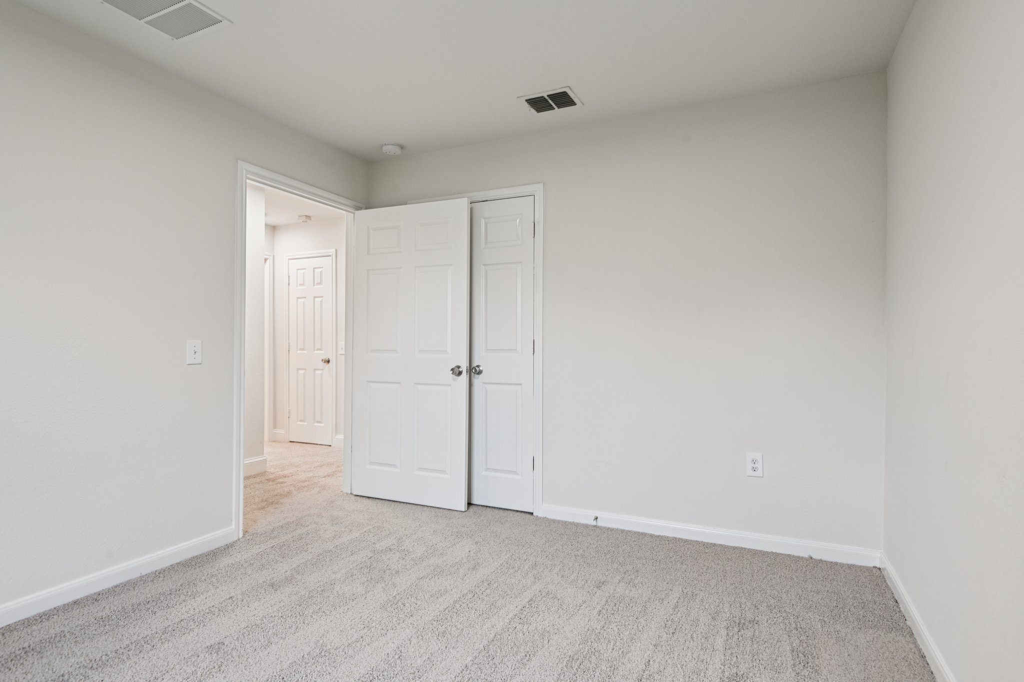 Photo 33 of 38 of 2714 Silkwood St, Dallas, TX