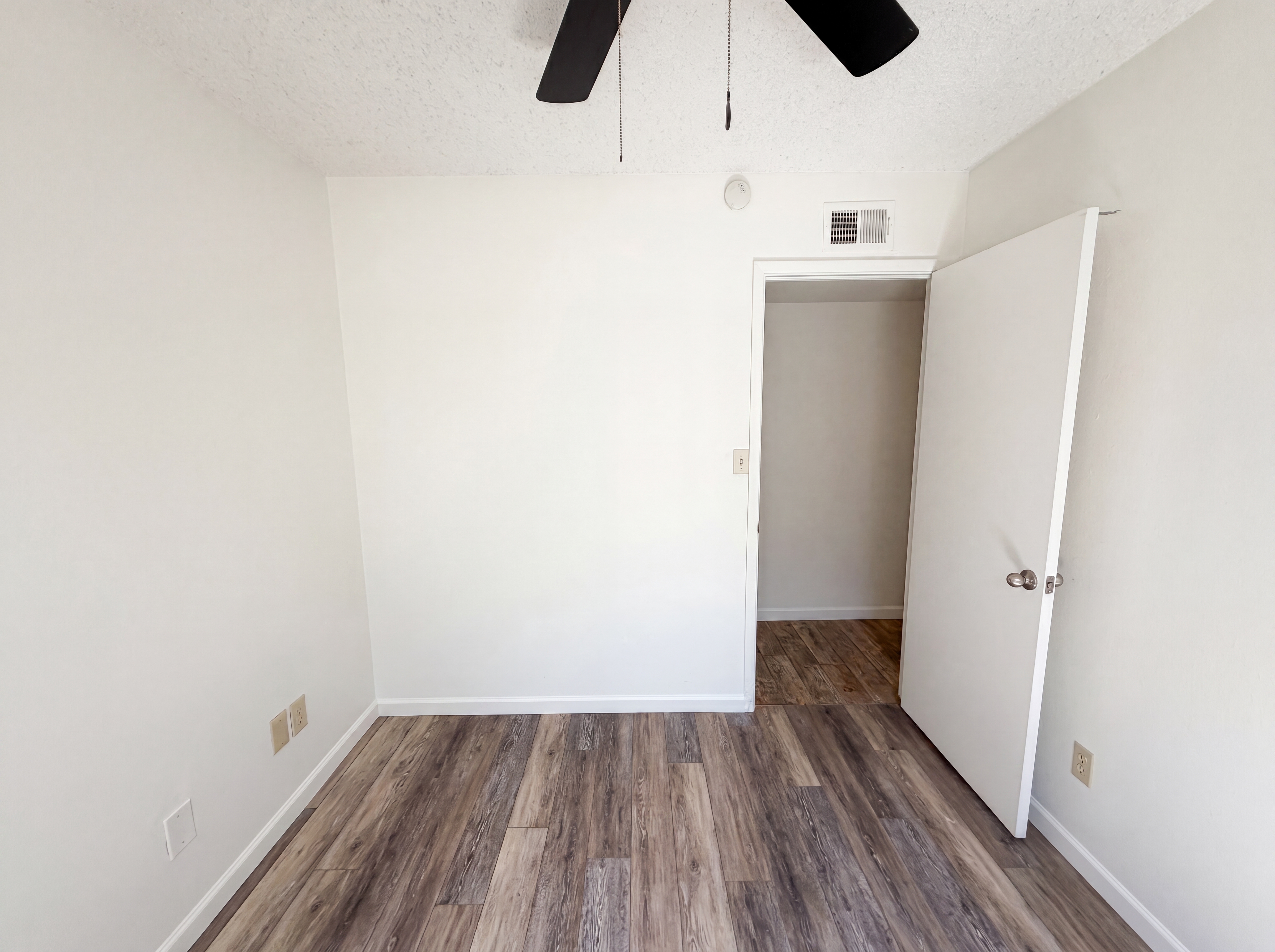 Photo 15 of 25 of 2115 W Danbury Rd, Phoenix, AZ