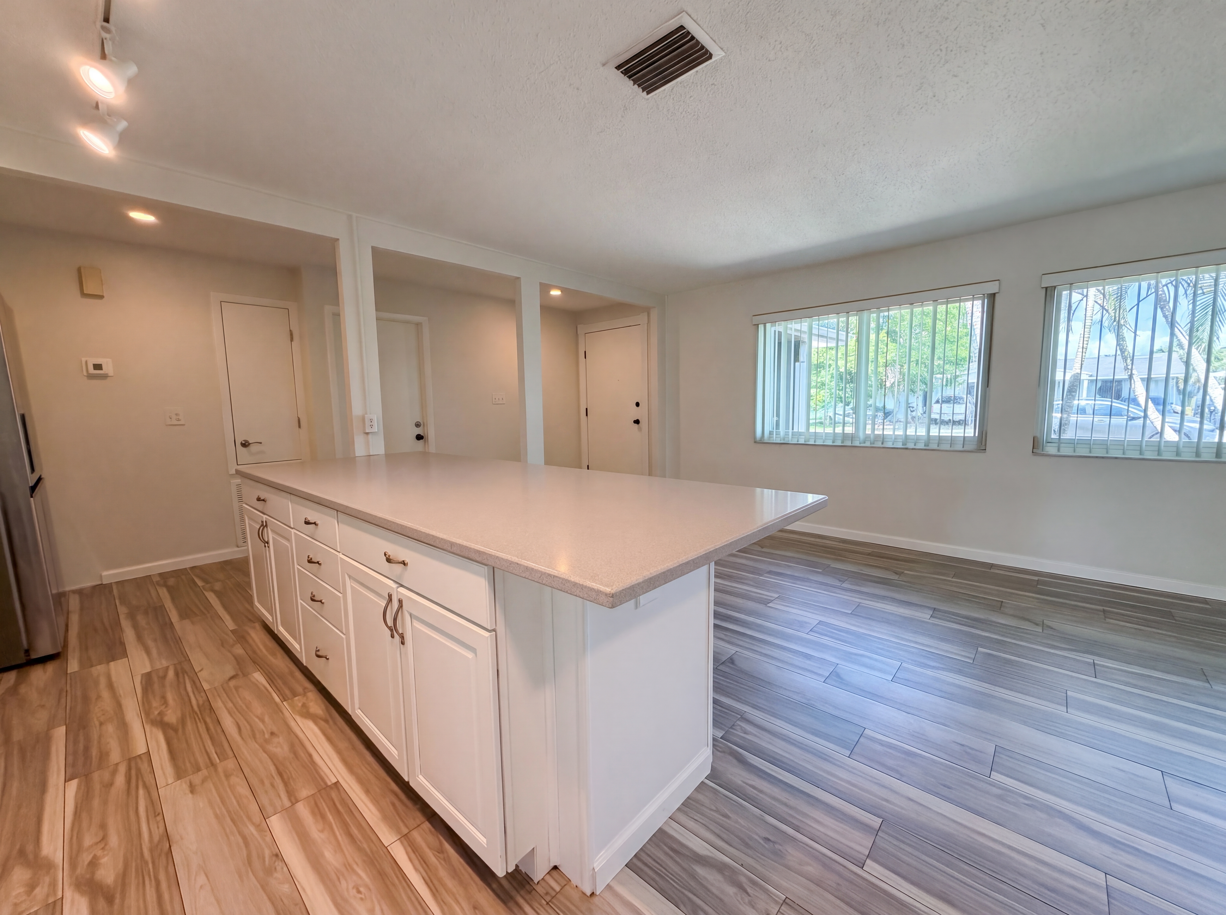 Photo 10 of 26 of 3260 Pinetree St, Port Charlotte, FL