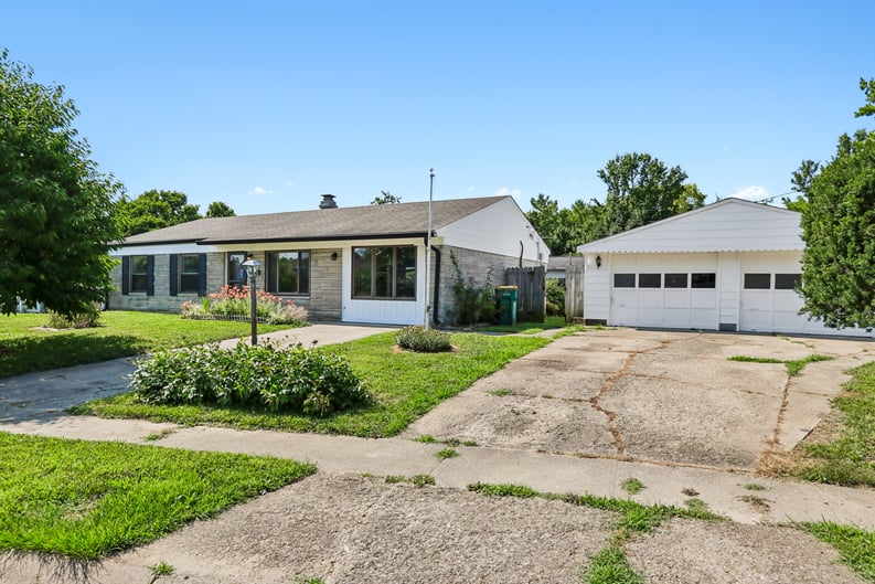 Property photo 1 of 1006 Longfellow Ln