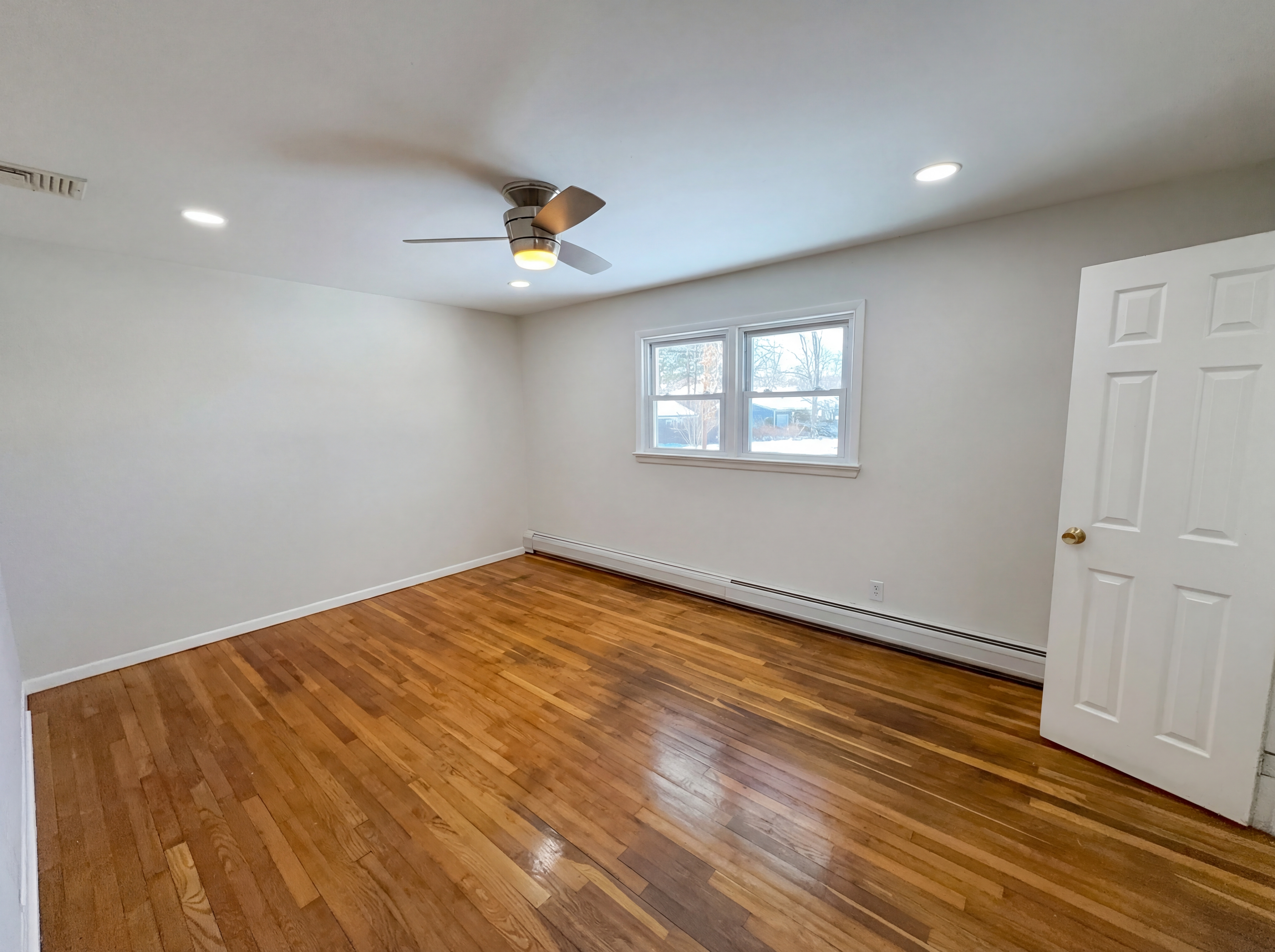 Photo 4 of 31 of 2622 Cleveland Ave, Township Of Washington, NJ