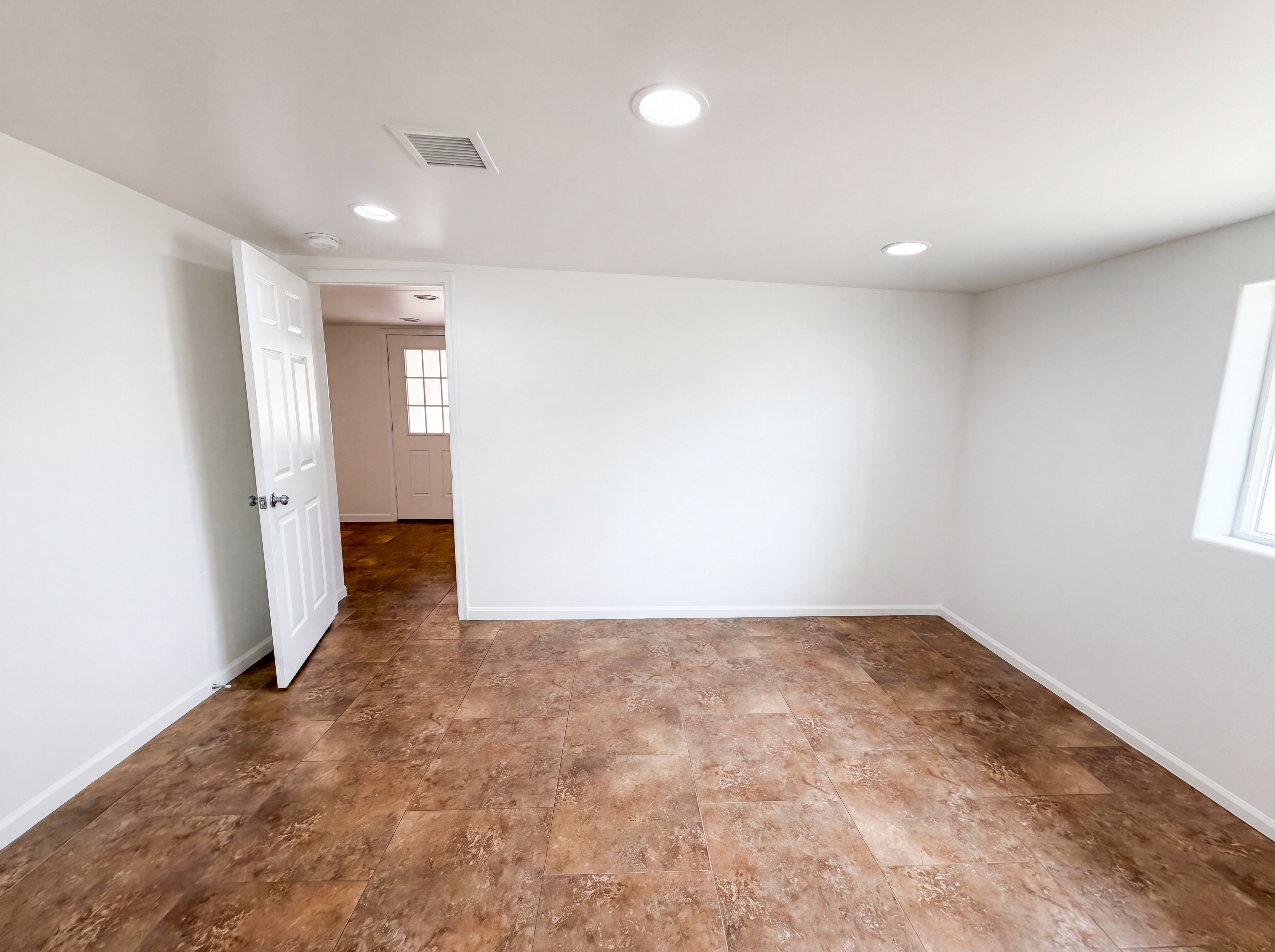 Photo 4 of 26 of 2722 E Nisbet Rd, Phoenix, AZ