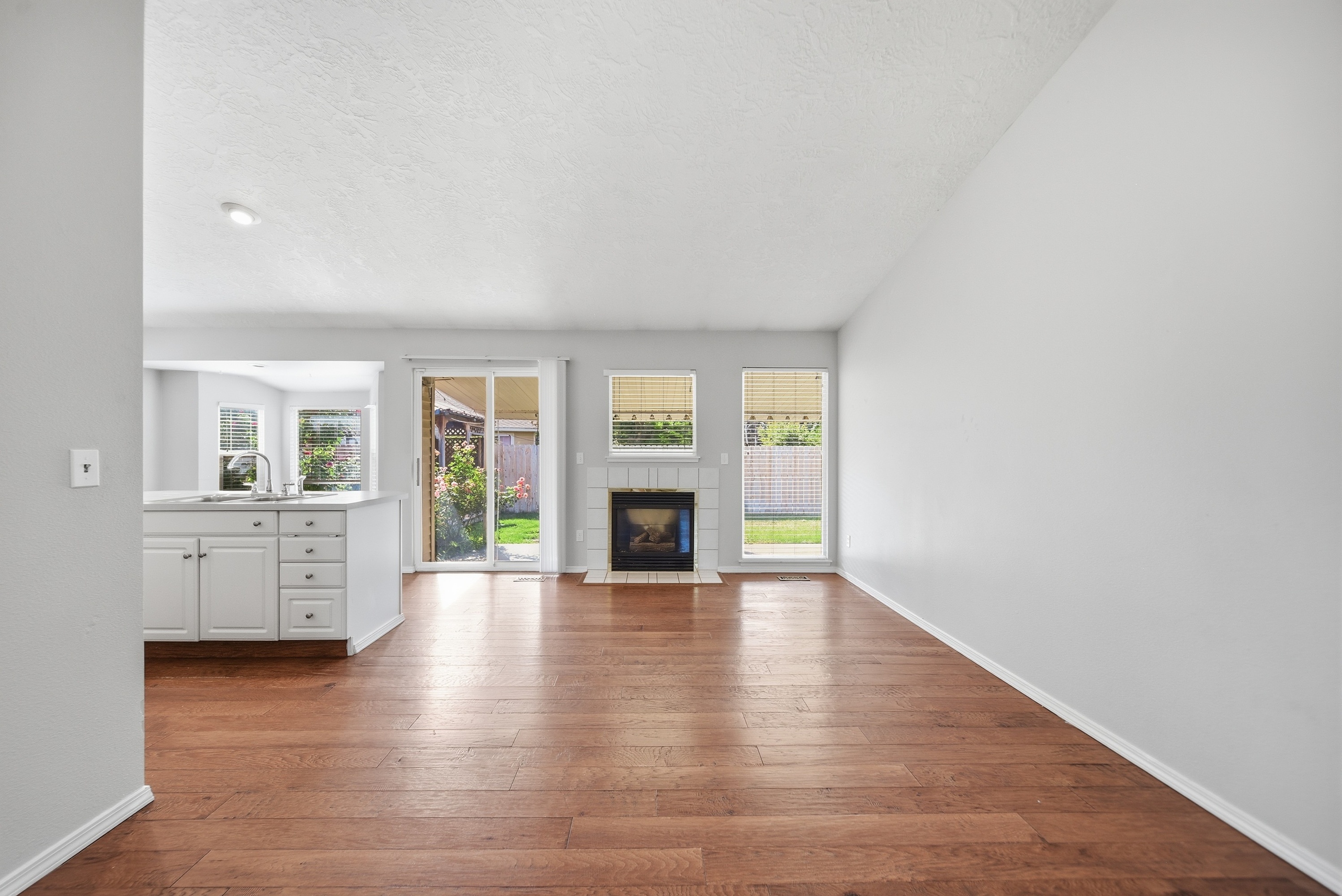 Photo 3 of 31 of 5417 N Hertford Way, Boise, ID