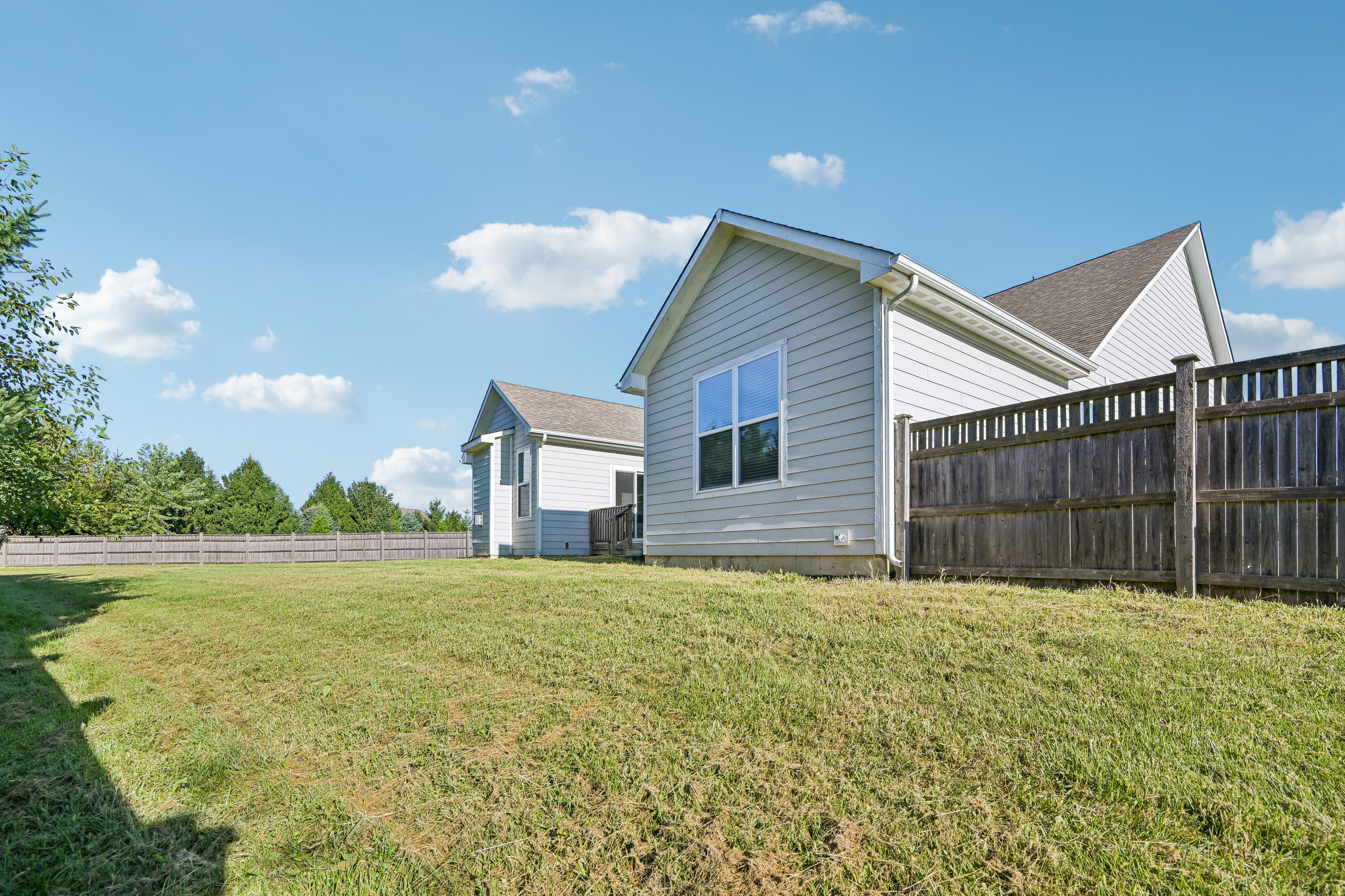 Photo 38 of 44 of 21323 Wharfdale Dr, Noblesville, IN