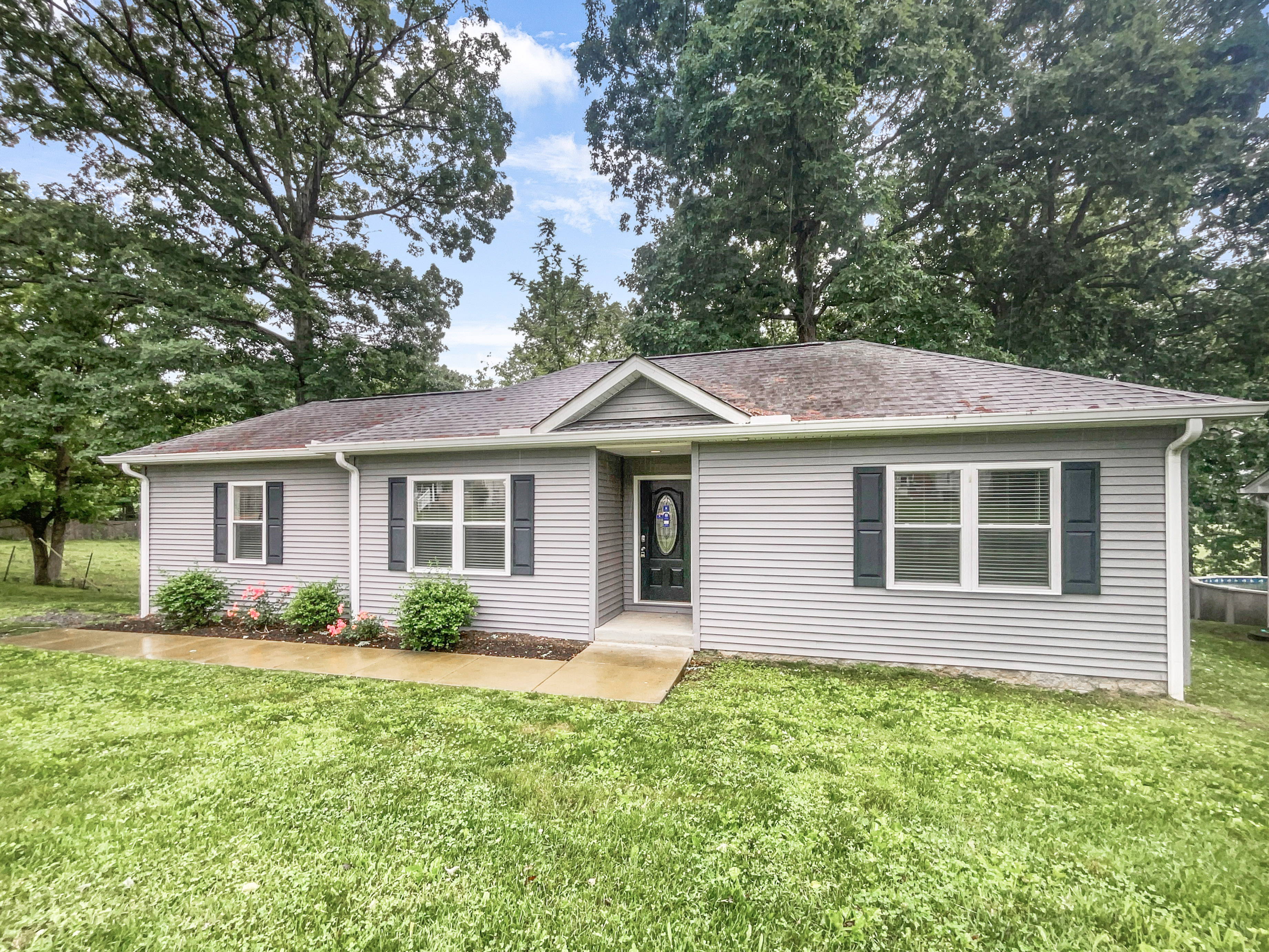 Photo 9 of 15 of 7689 S Swift Rd, Goodlettsville, TN