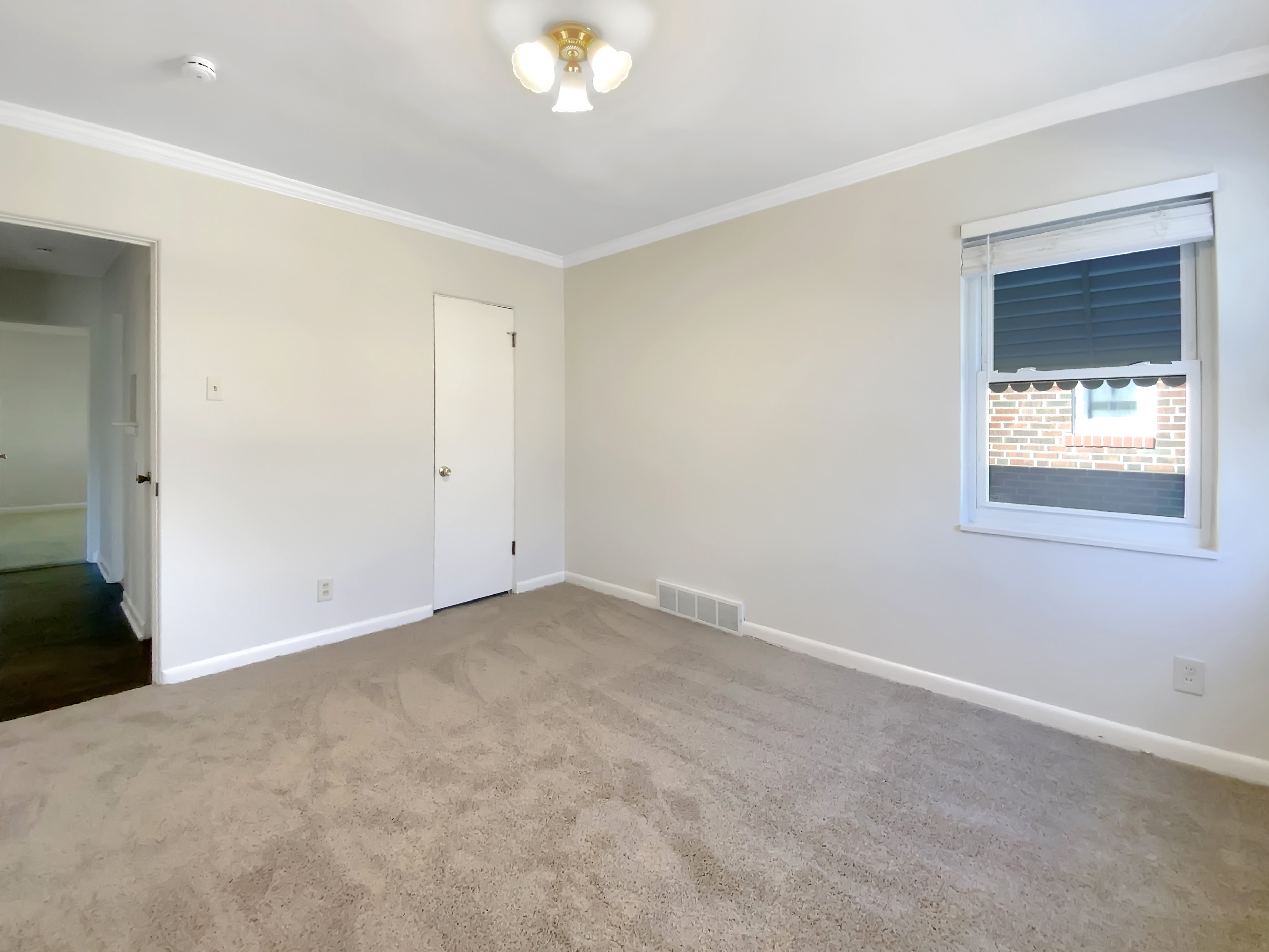 Photo 10 of 19 of 826 Catskill Dr, Saint Louis, MO
