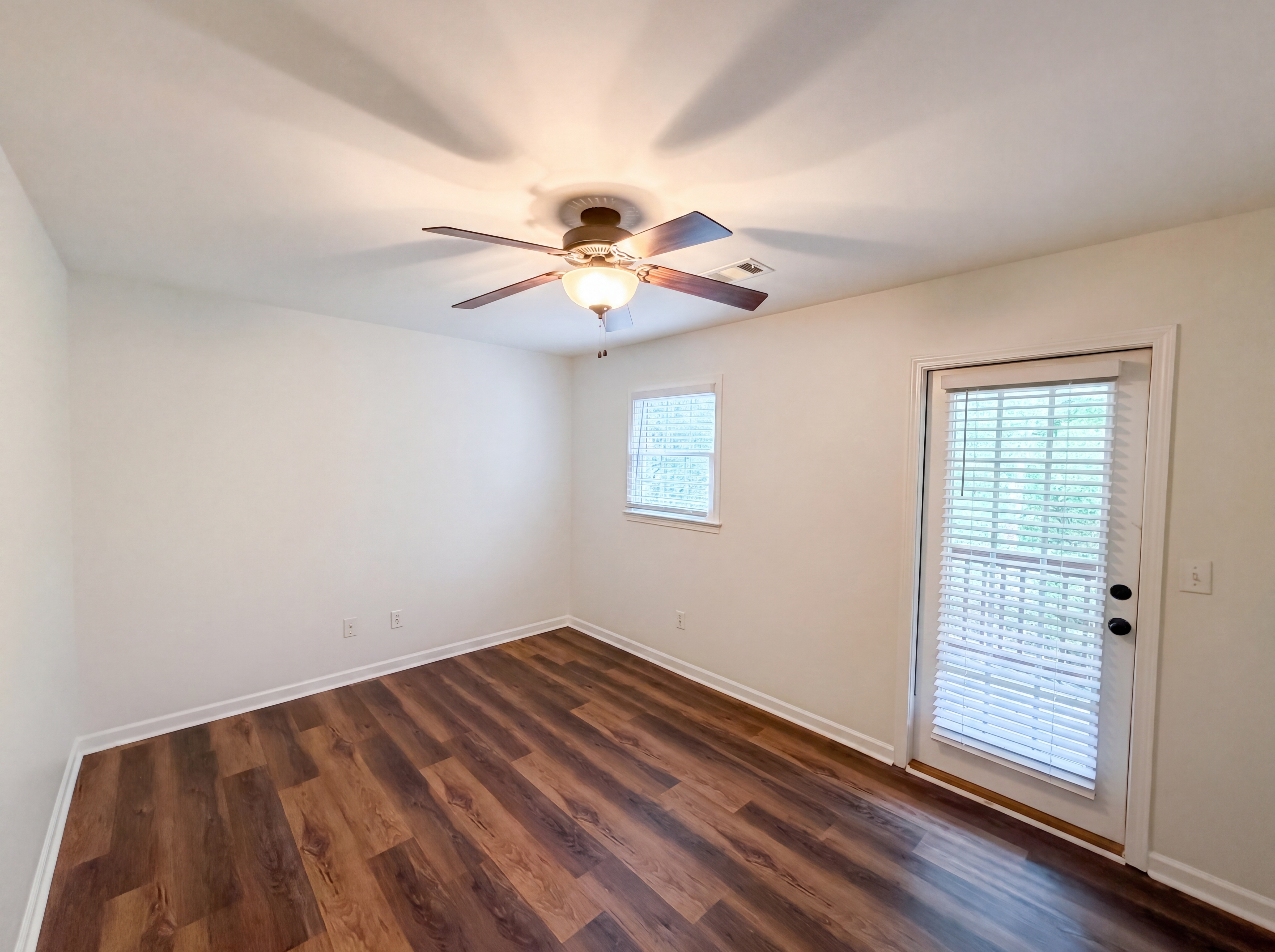 Photo 15 of 30 of 2298 Camden Dr SW, Marietta, GA