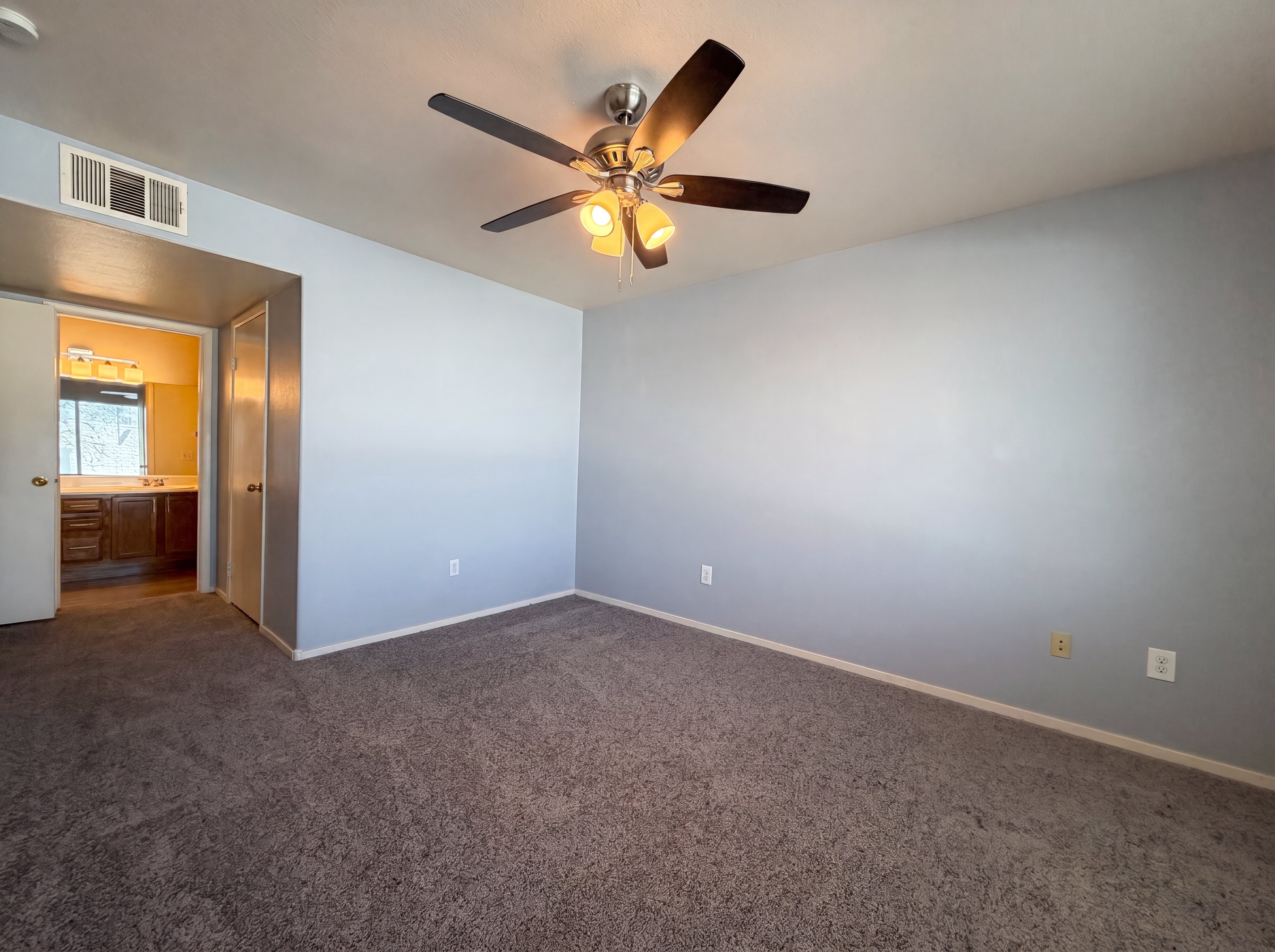 Photo 4 of 23 of 3087 Key Largo Dr, Las Vegas, NV