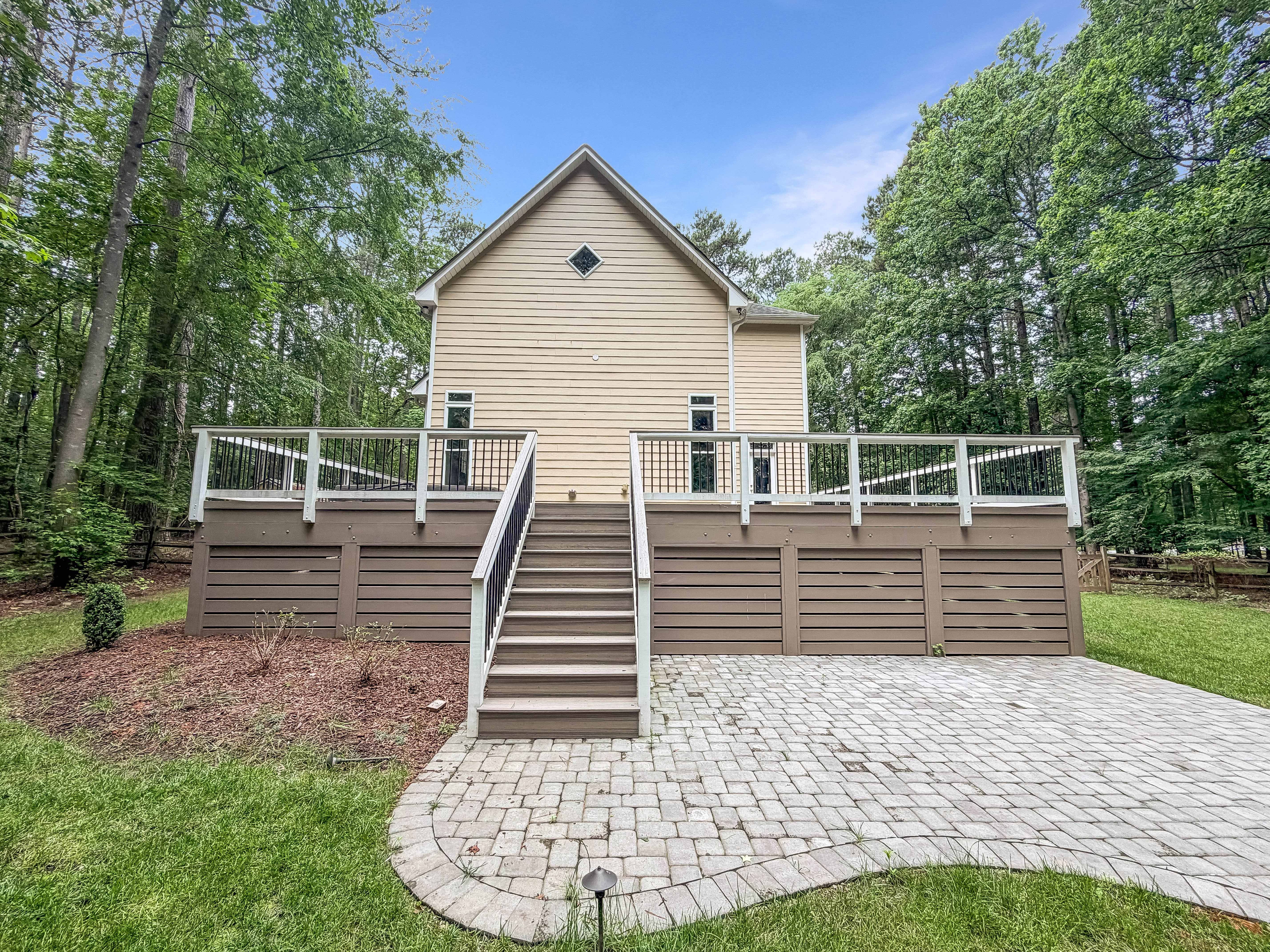 Photo 17 of 20 of 405 Isle Of Pines Rd, Mooresville, NC