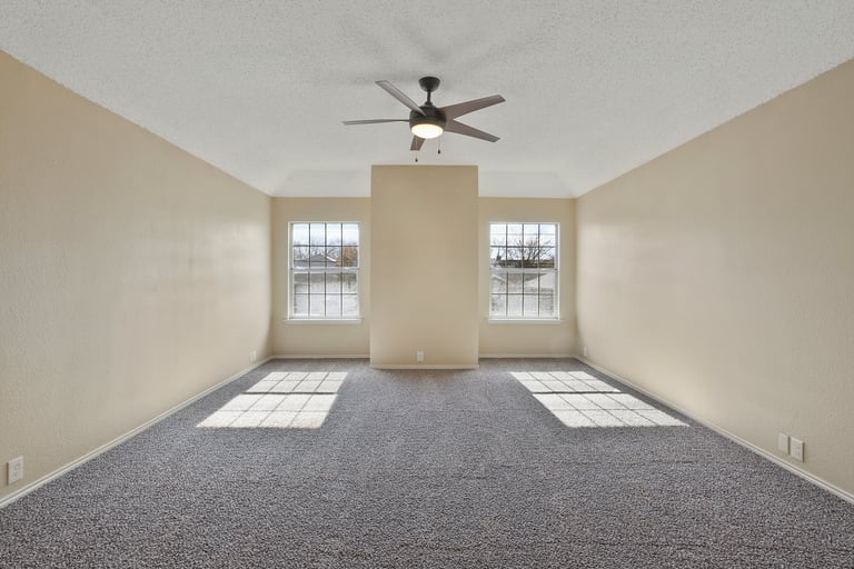 Photo 19 of 30 - 4648 Park Bend Dr, Fort Worth, TX 76137
