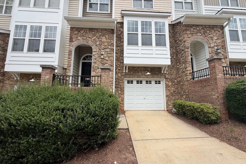 5108 Lady Of The Lake Dr Raleigh NC 27612