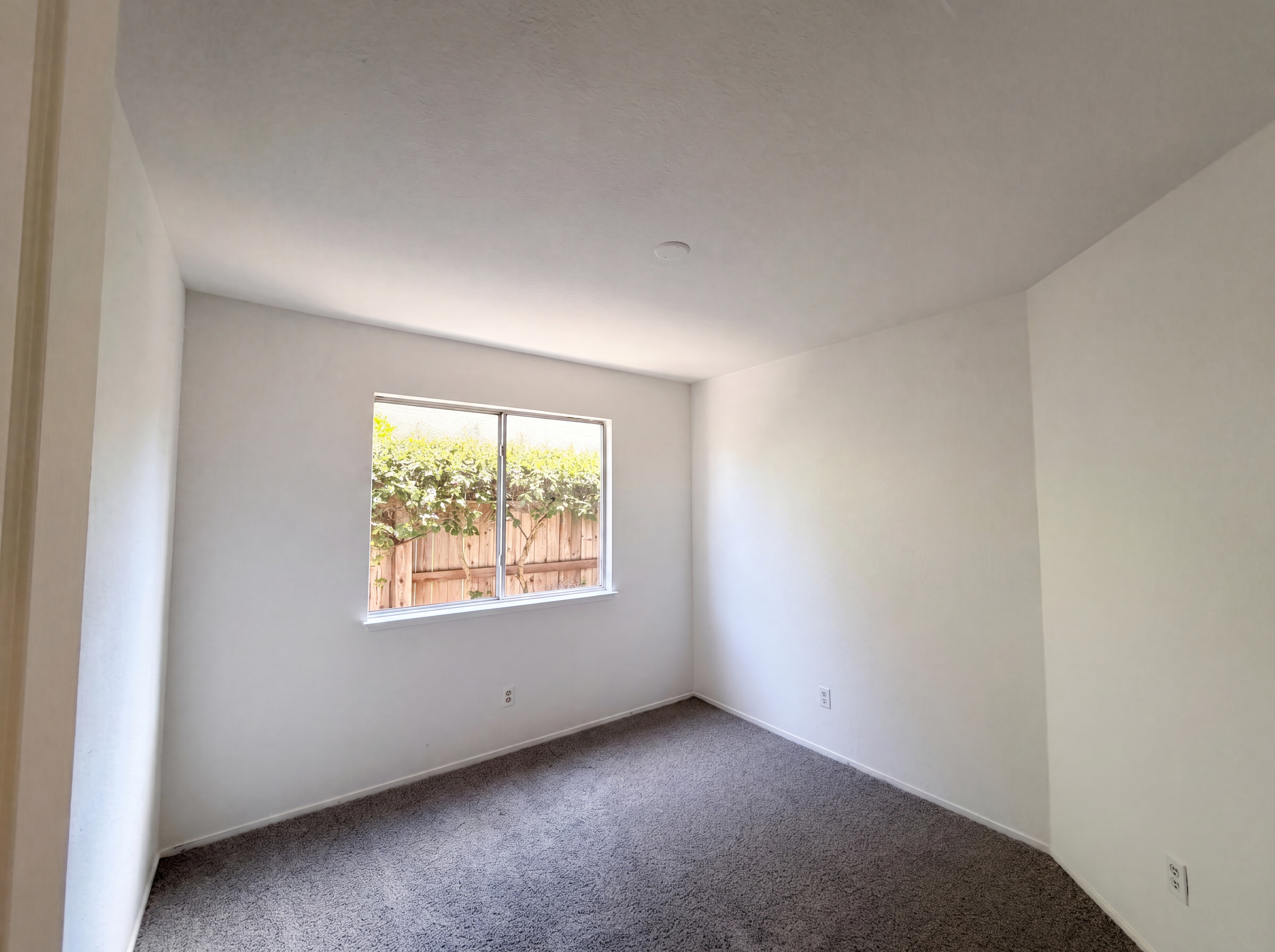 Photo 19 of 35 of 8027 Montevina Dr, Sacramento, CA