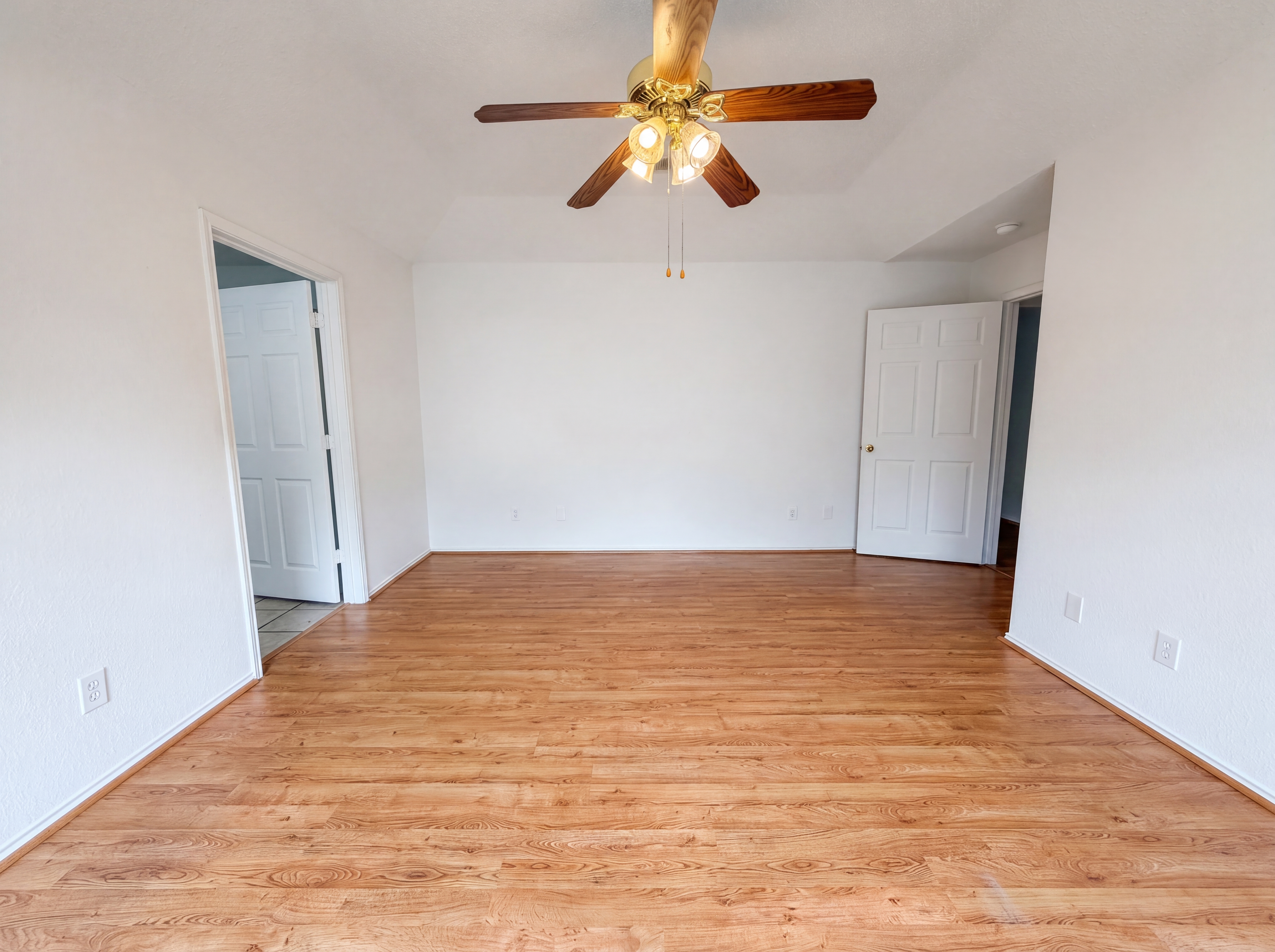 Photo 12 of 16 of 1233 Windy Meadows Dr, Burleson, TX