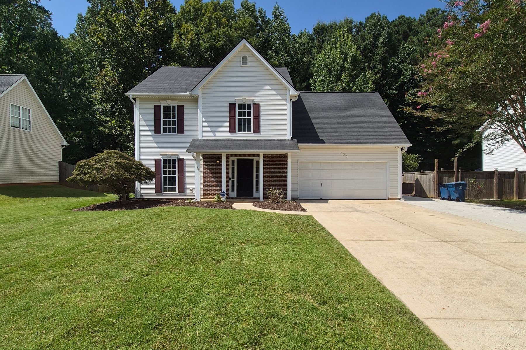 Photo 1 of 709 Sunny Field Ln