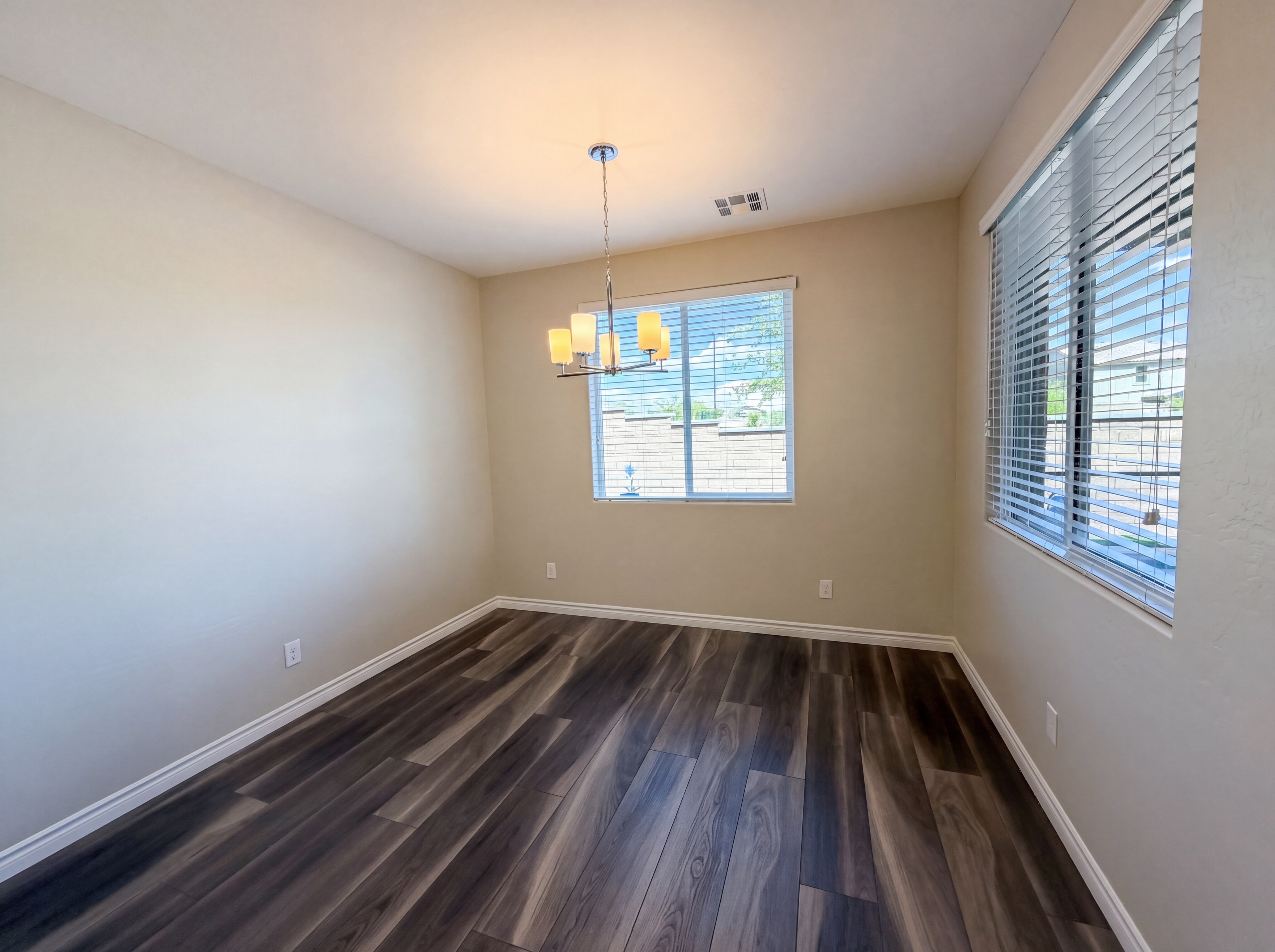Photo 14 of 56 of 1418 Dire Wolf Ave, North Las Vegas, NV