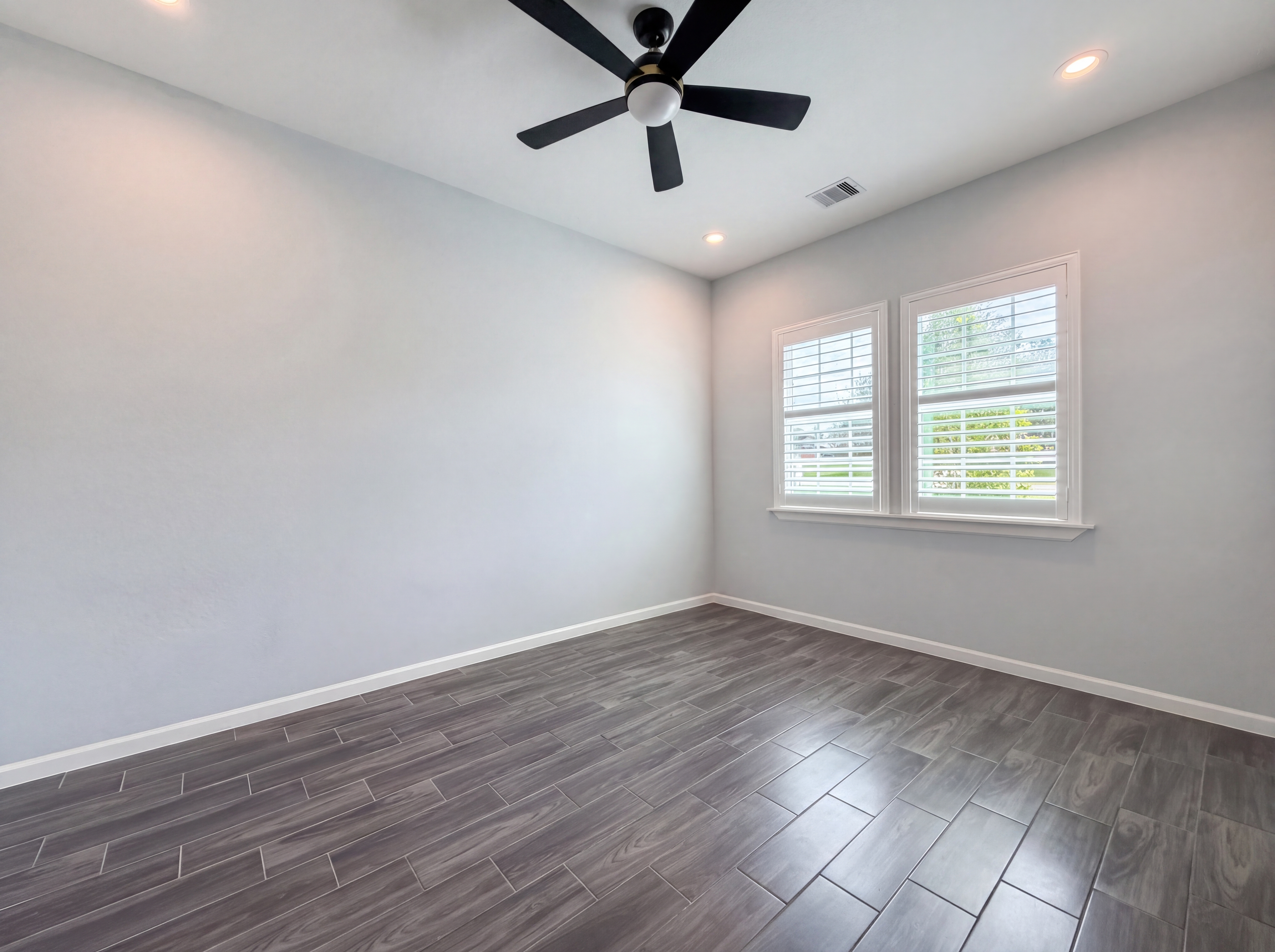 Photo 13 of 24 of 40406 Mostyn Dr, Magnolia, TX