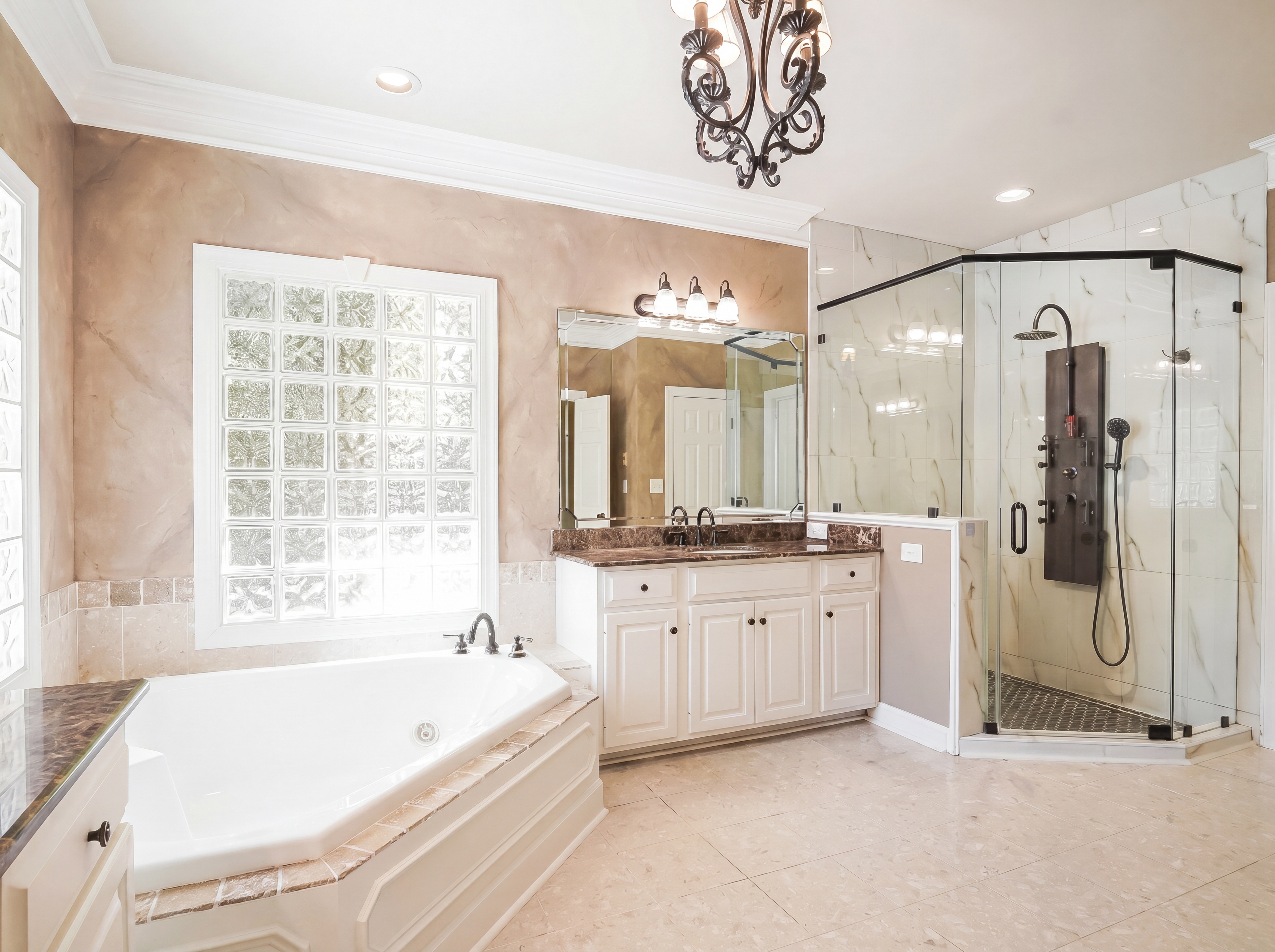 Photo 16 of 35 of 5064 Greystone Way, Hoover, AL