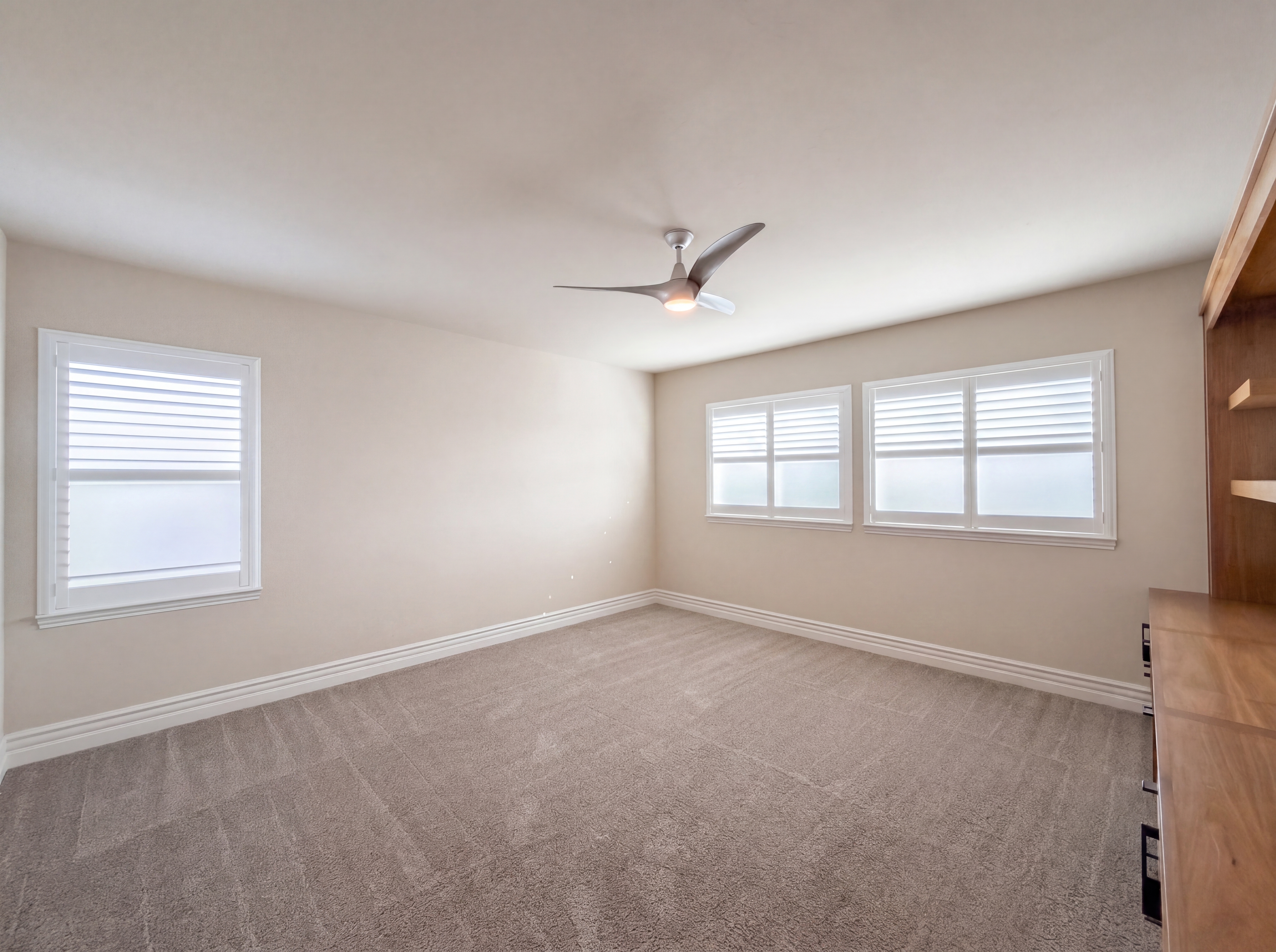 Photo 18 of 36 of 5601 Lakepointe Dr, Rocklin, CA