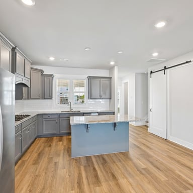 Property photo 2 of 121 Broadwater Dr